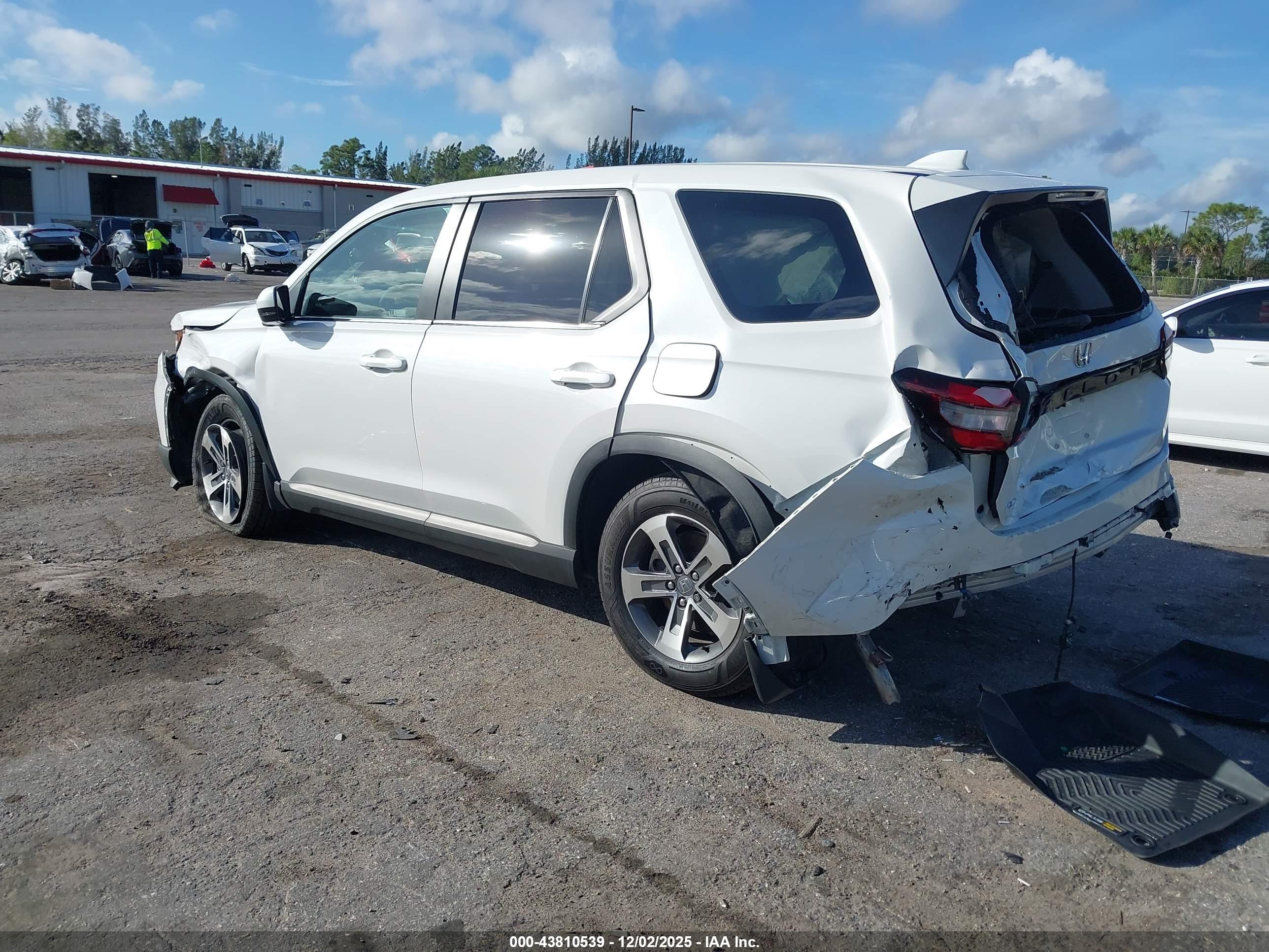 HONDA PILOT image 3