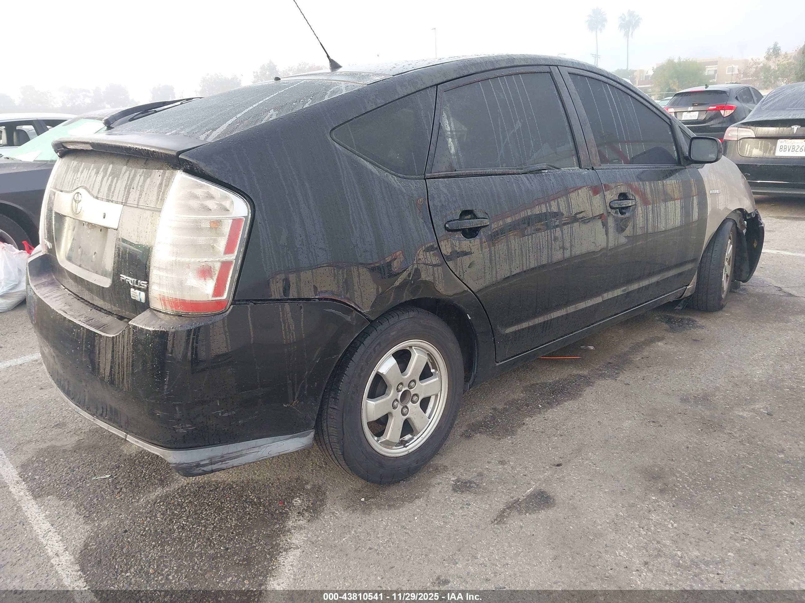 TOYOTA PRIUS image 4