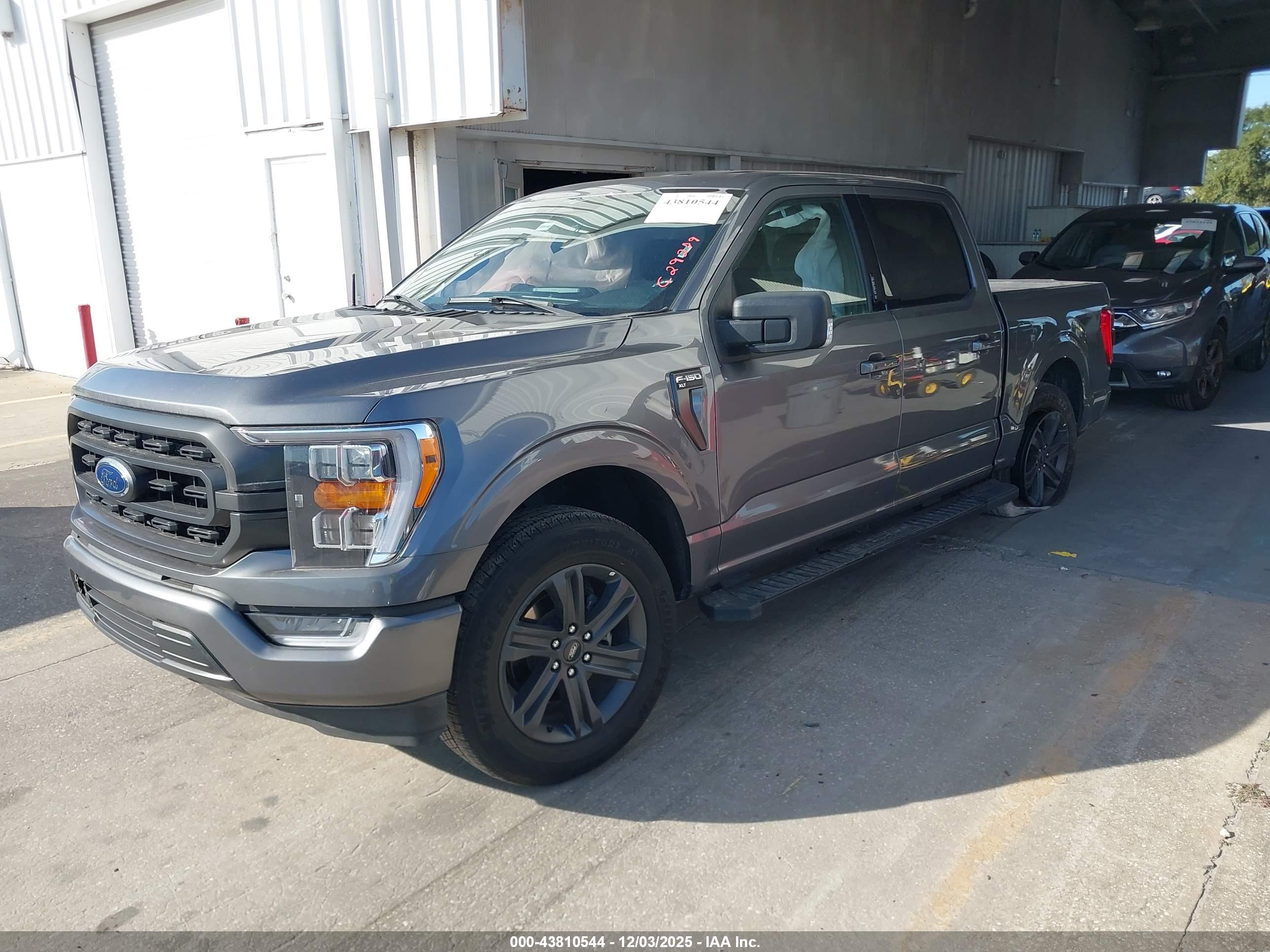 FORD F-150 image 2