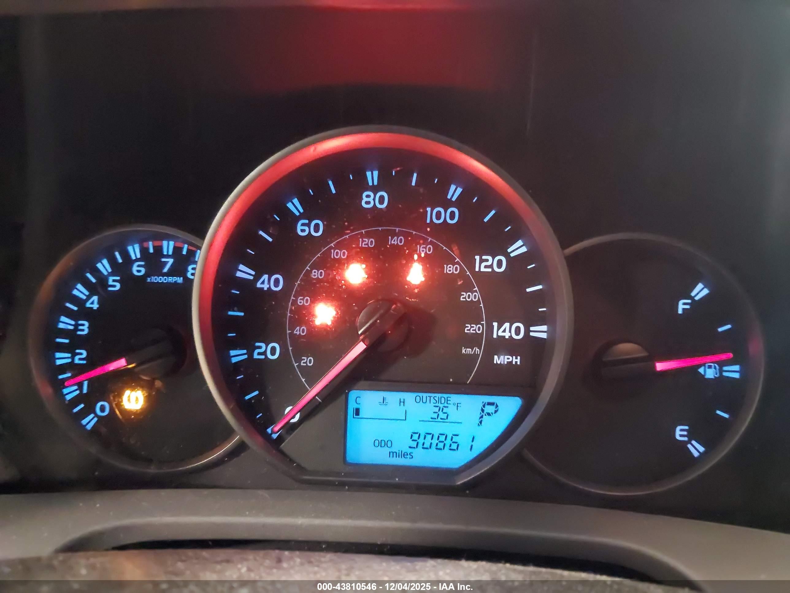 TOYOTA RAV4 image 7