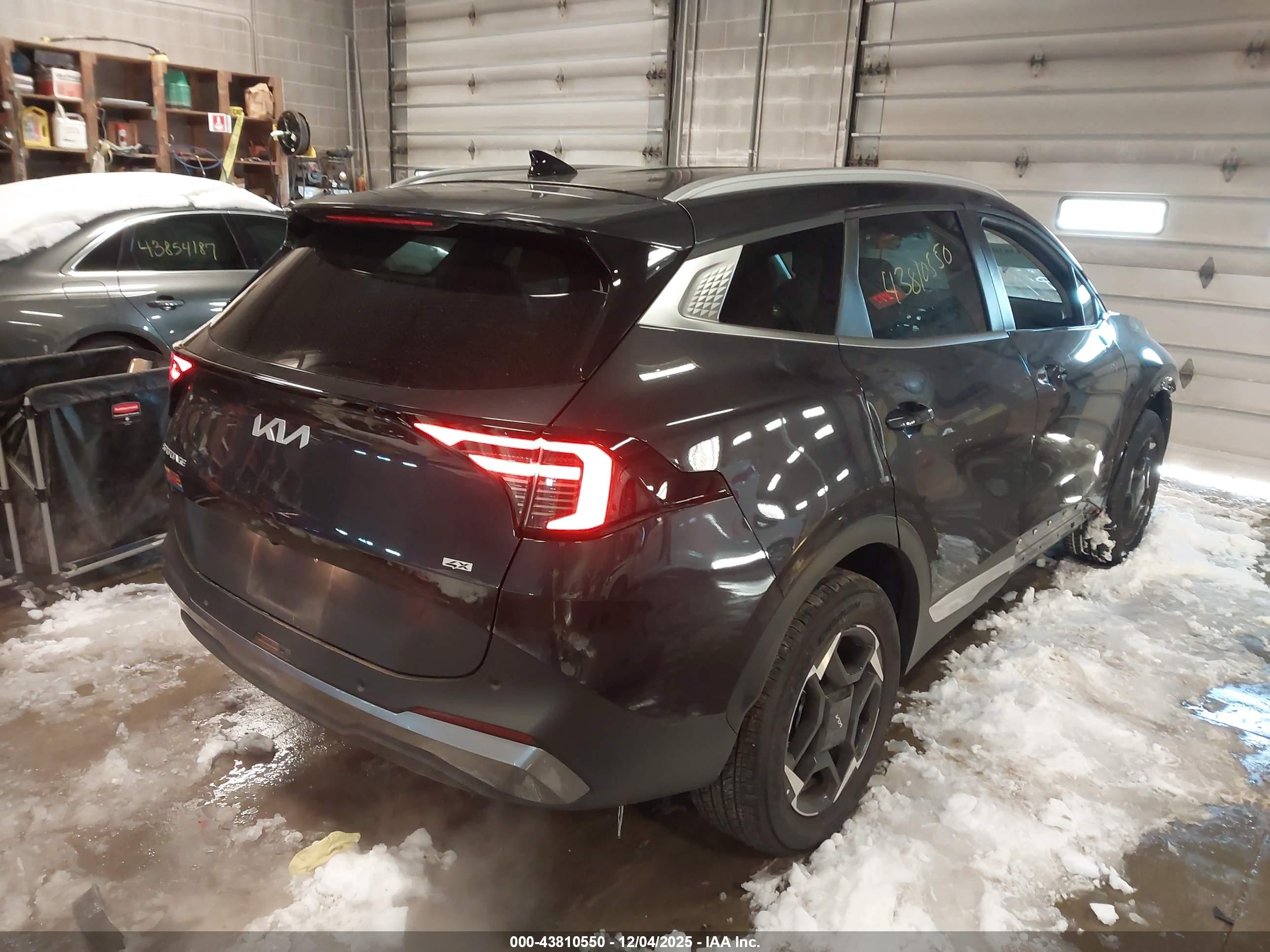 KIA SPORTAGE image 4