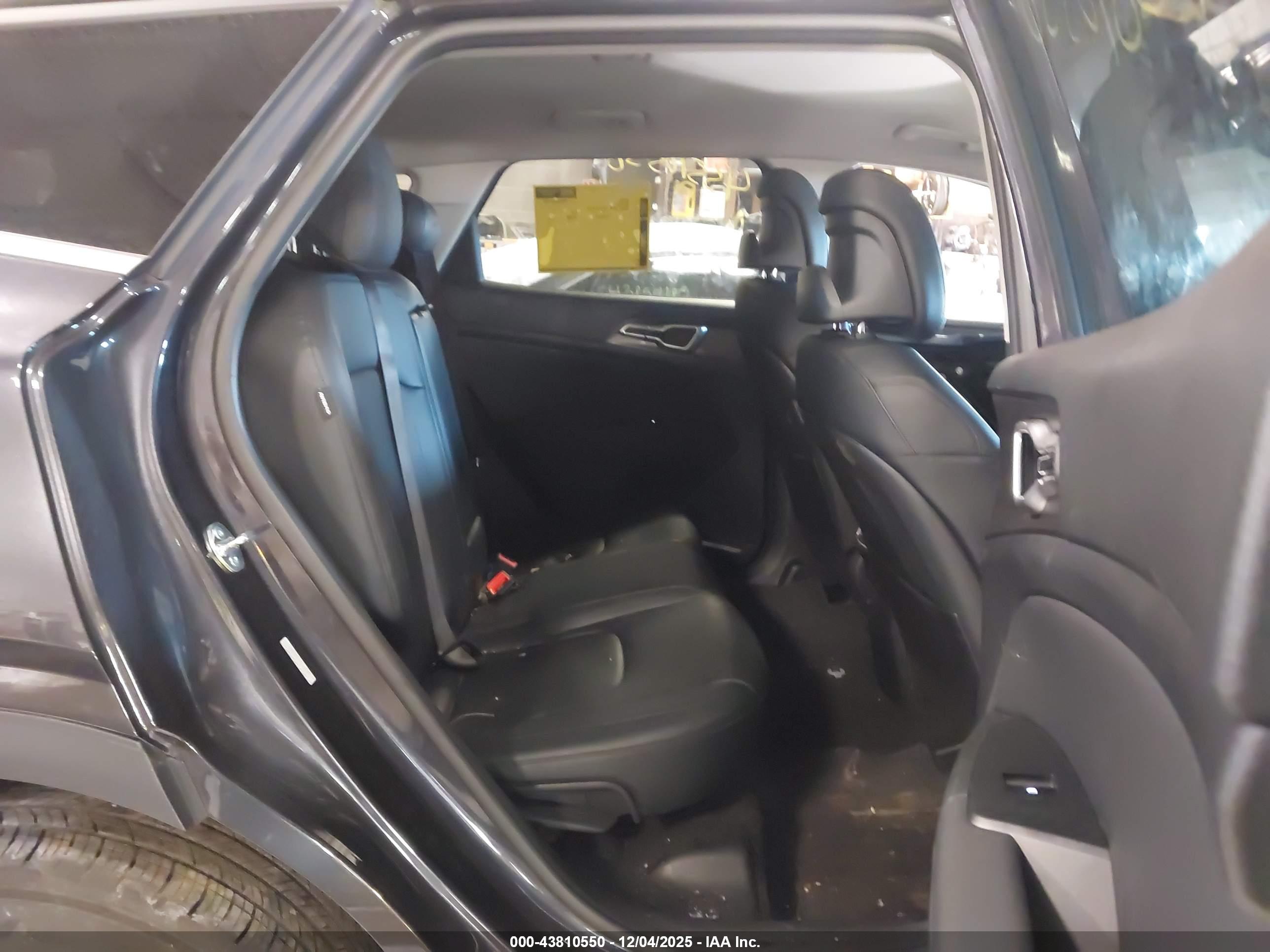 KIA SPORTAGE image 8