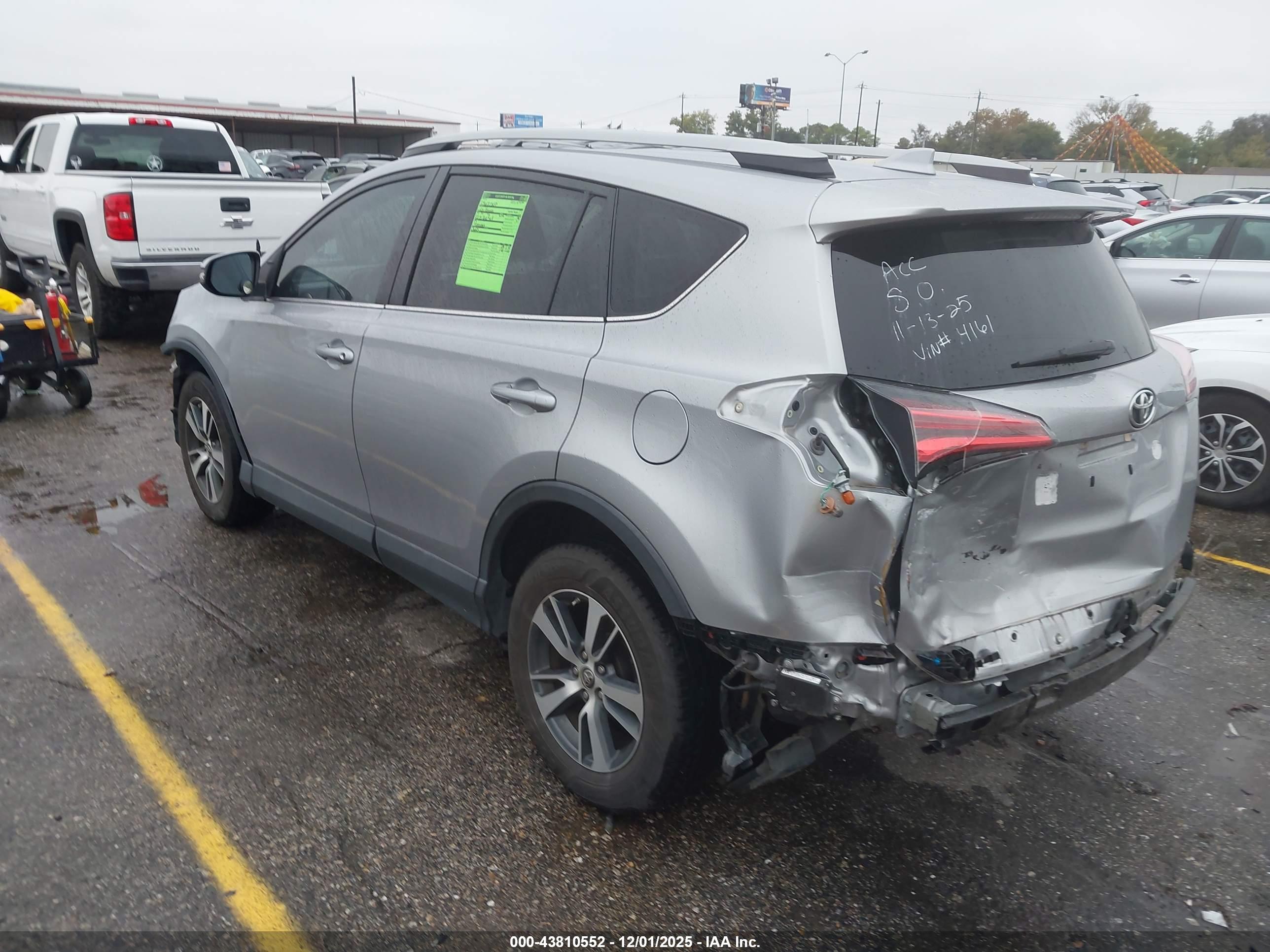 TOYOTA RAV4 image 3