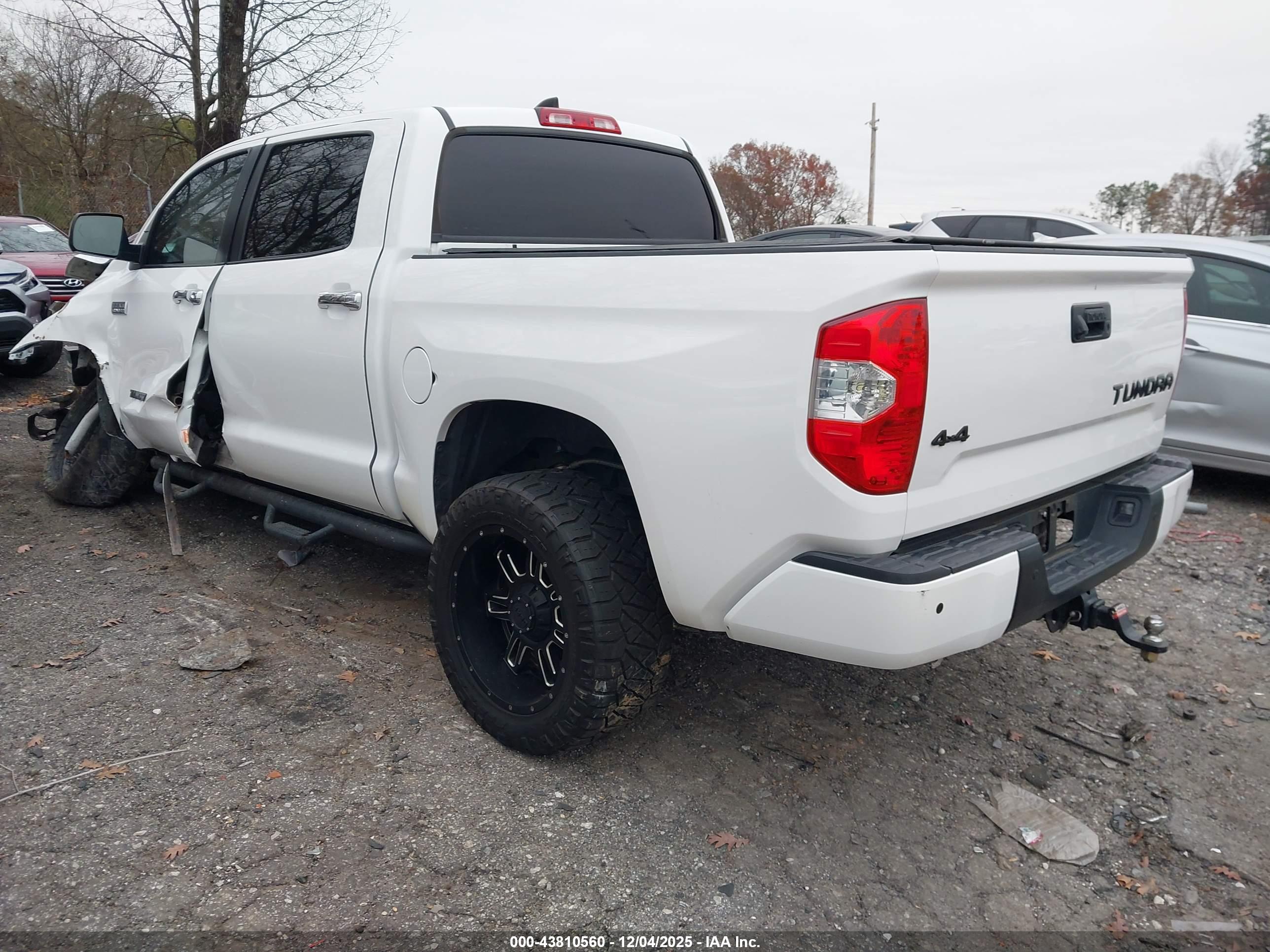 TOYOTA TUNDRA image 3