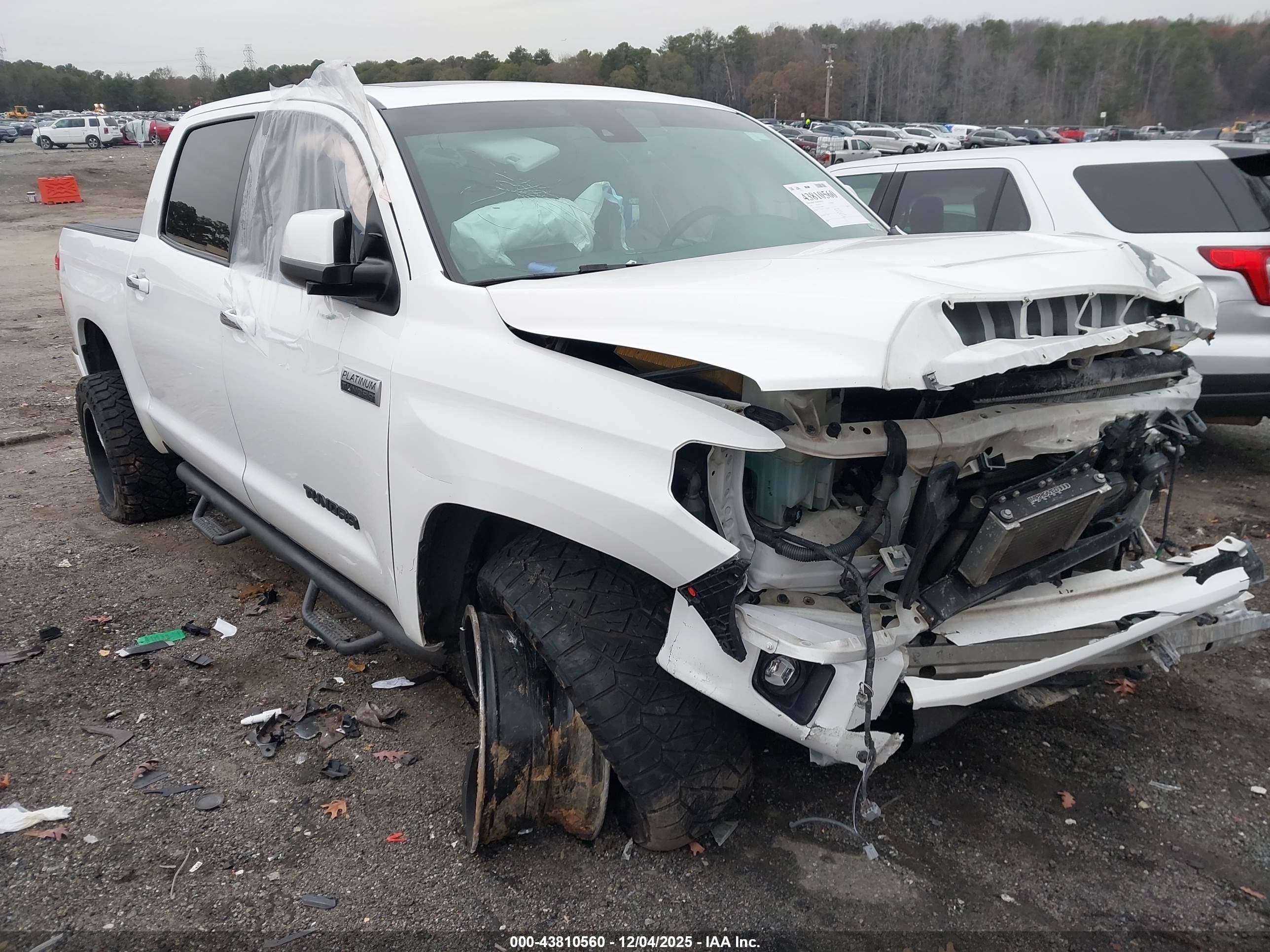 TOYOTA TUNDRA image 6
