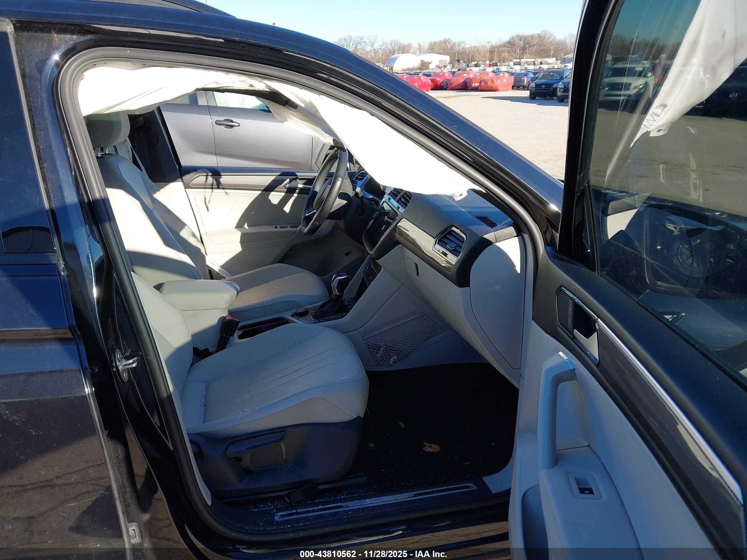 VOLKSWAGEN TIGUAN image 5