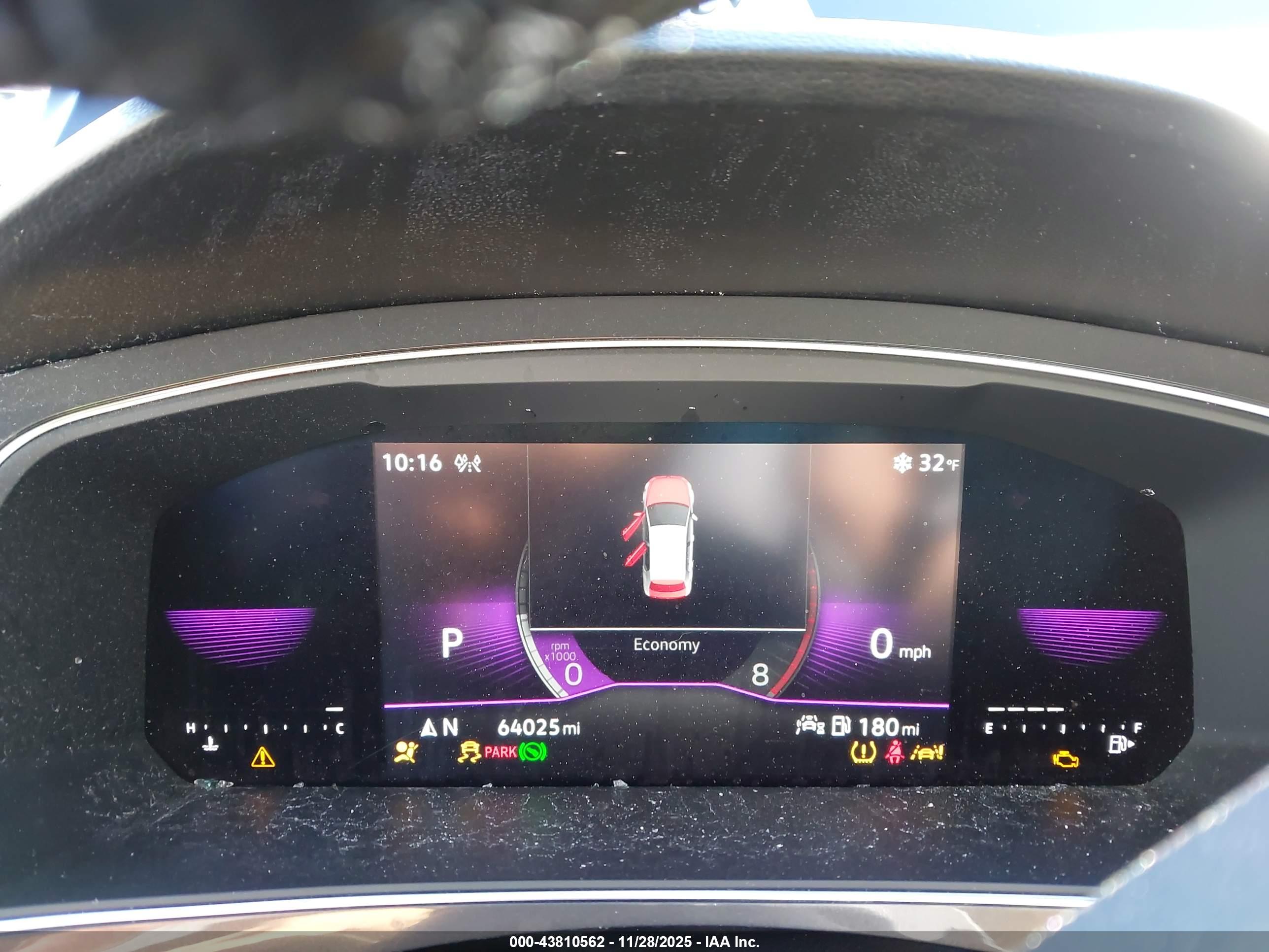 VOLKSWAGEN TIGUAN image 7