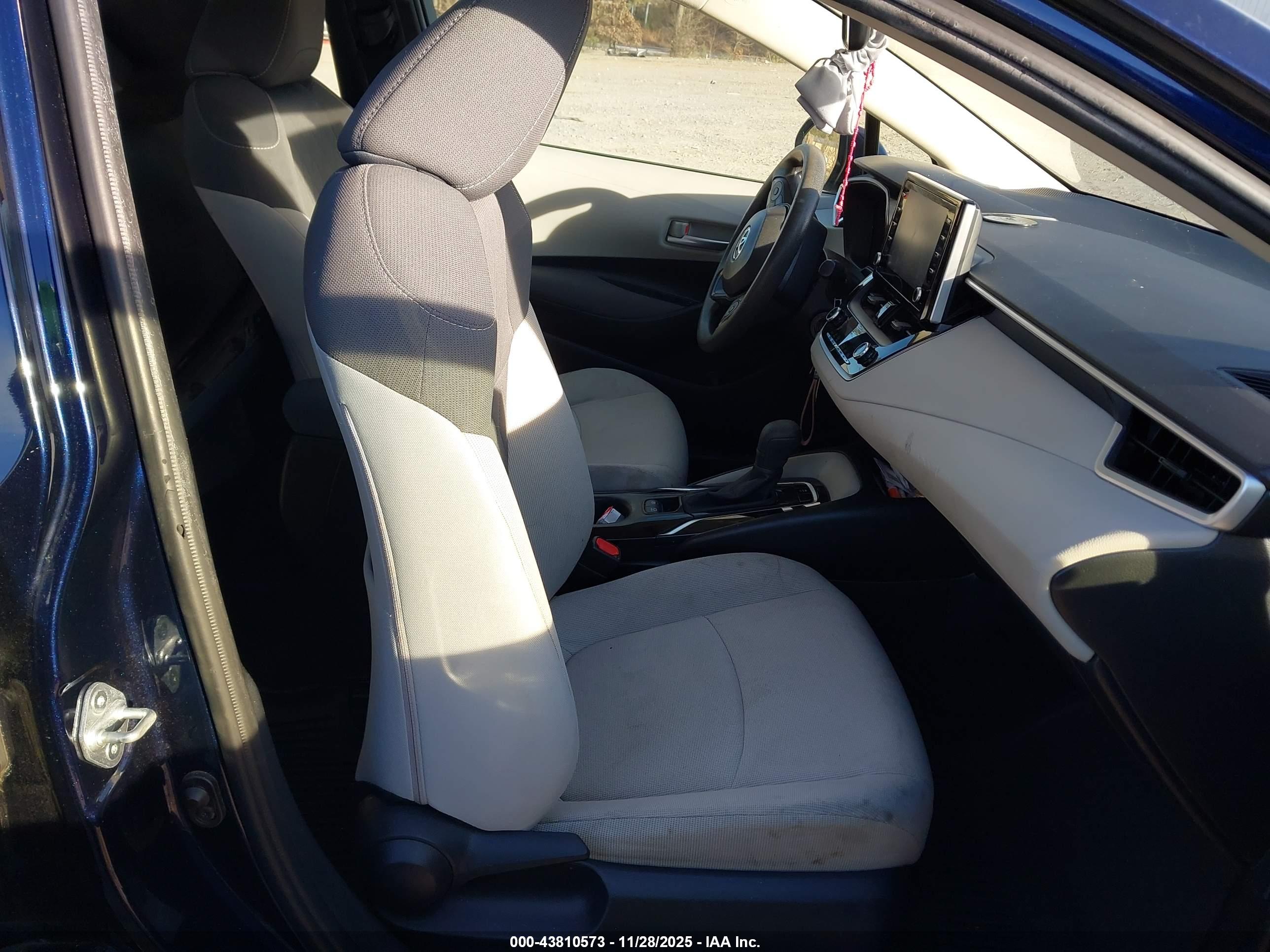 TOYOTA COROLLA image 5