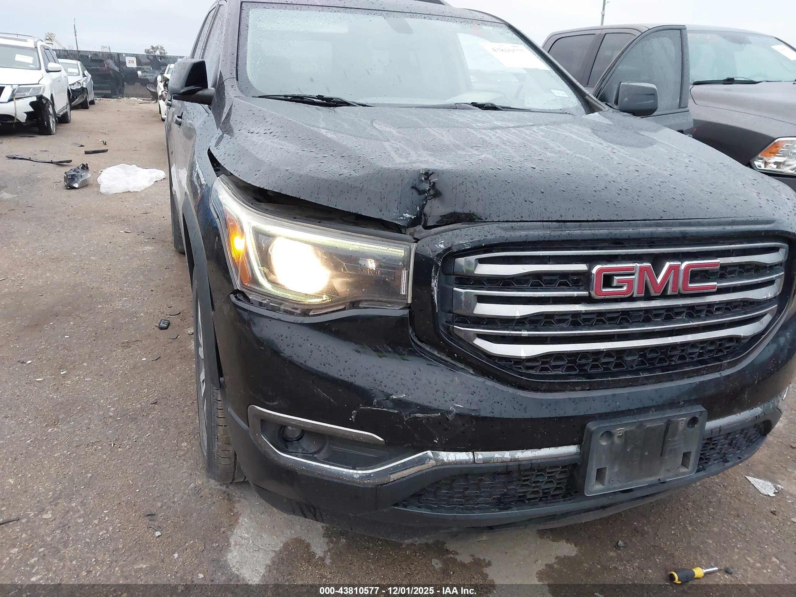 GMC ACADIA image 6