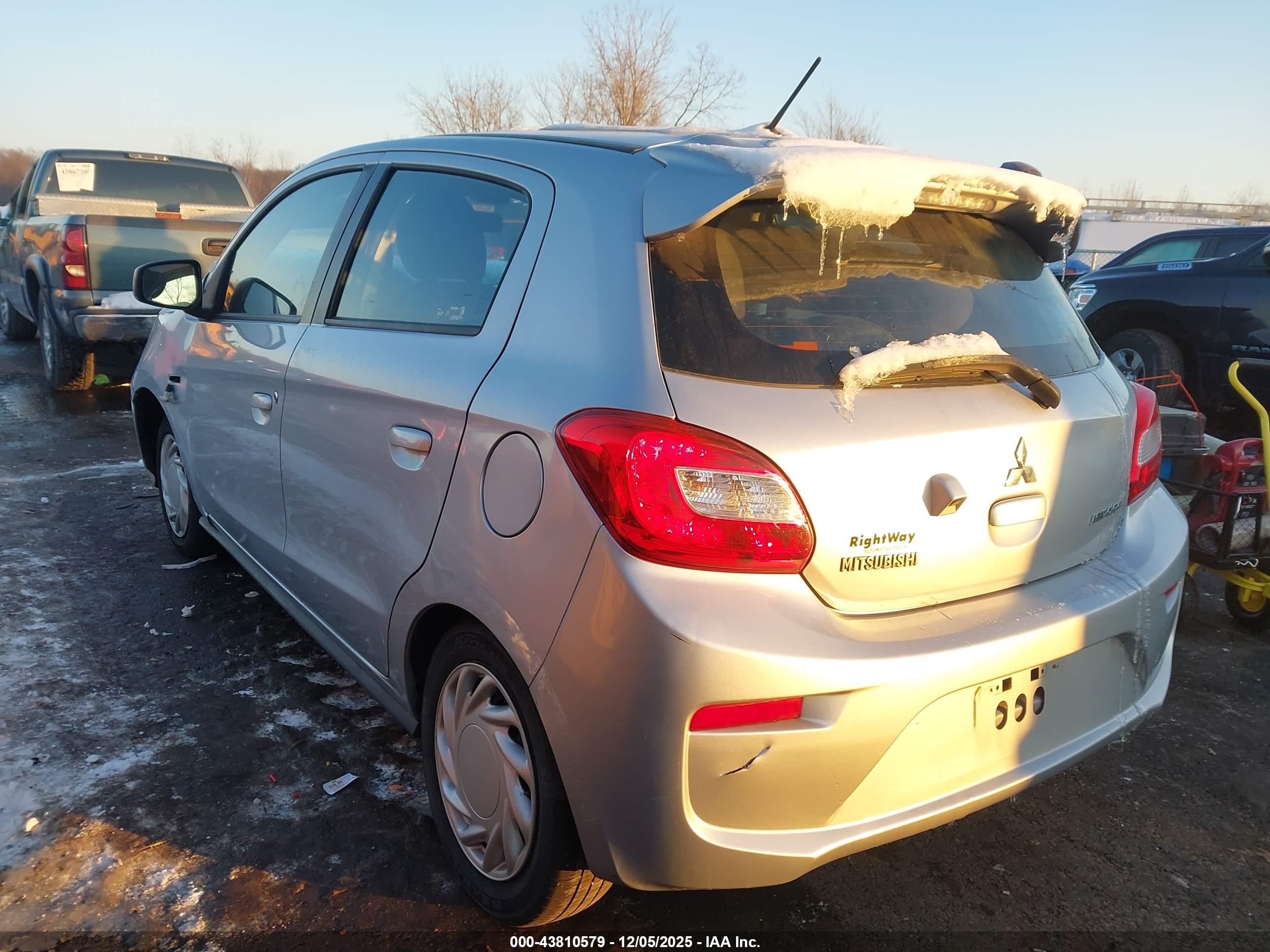 MITSUBISHI MIRAGE image 3