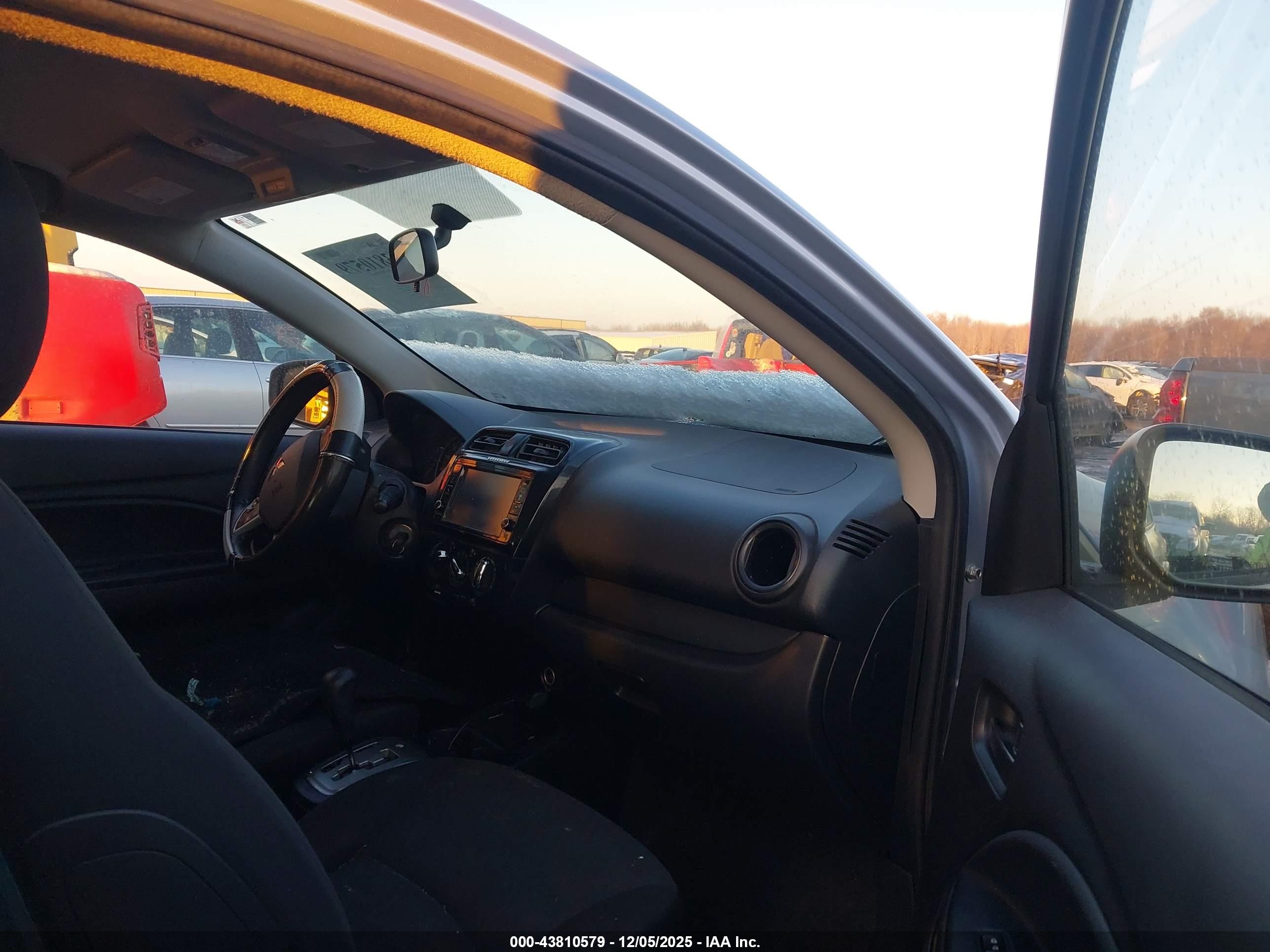 MITSUBISHI MIRAGE image 5