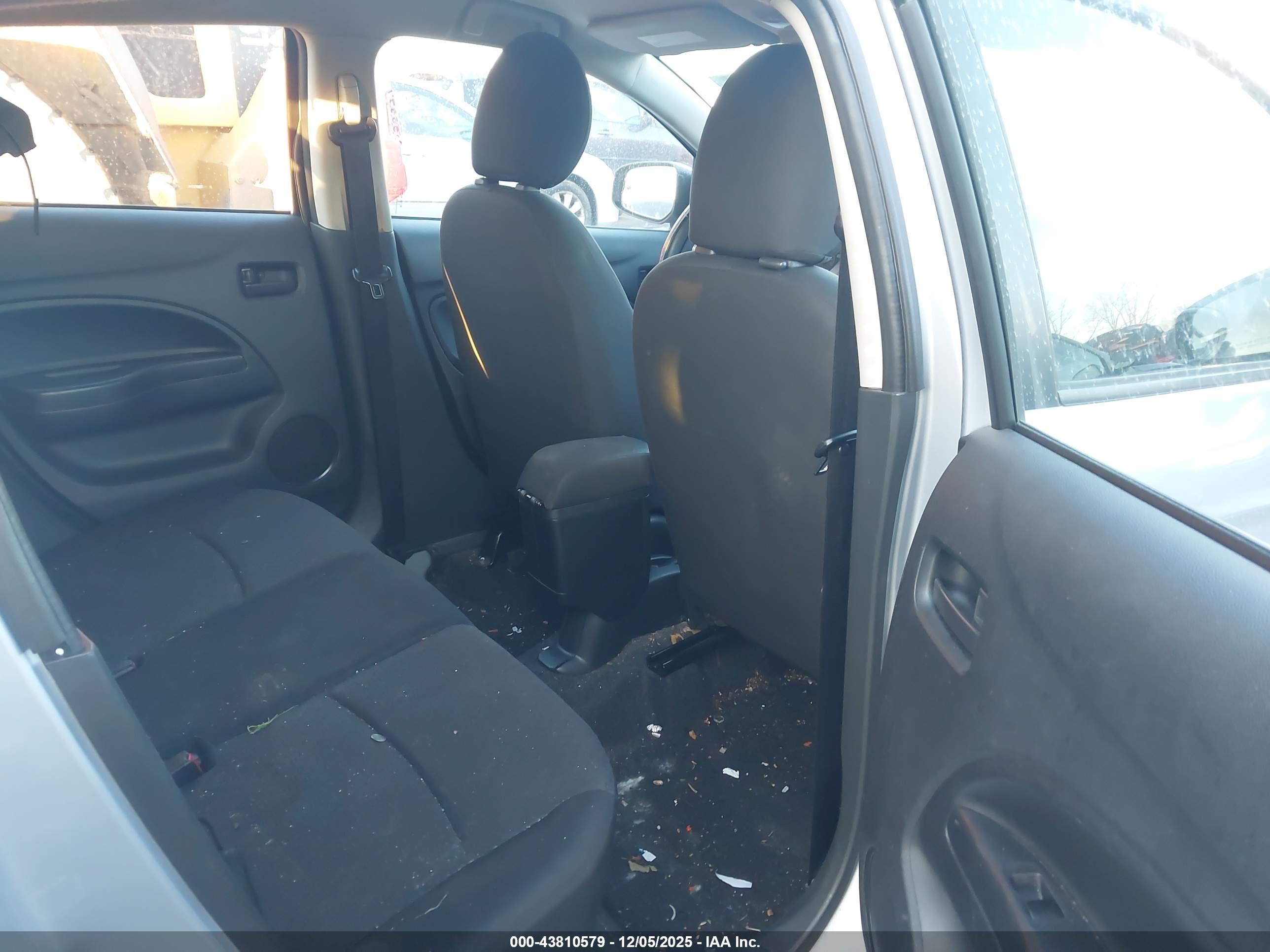 MITSUBISHI MIRAGE image 8