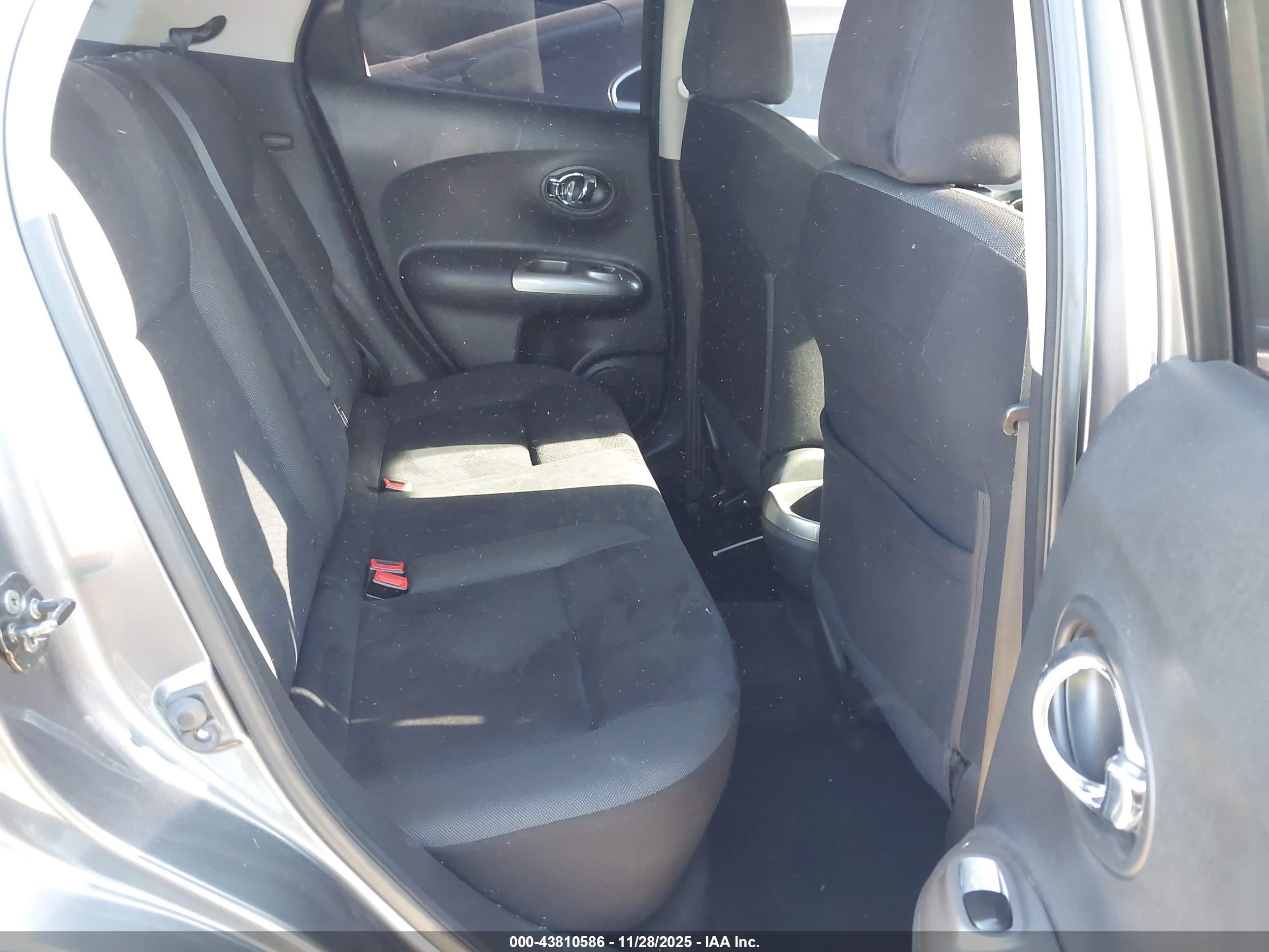 NISSAN JUKE image 8