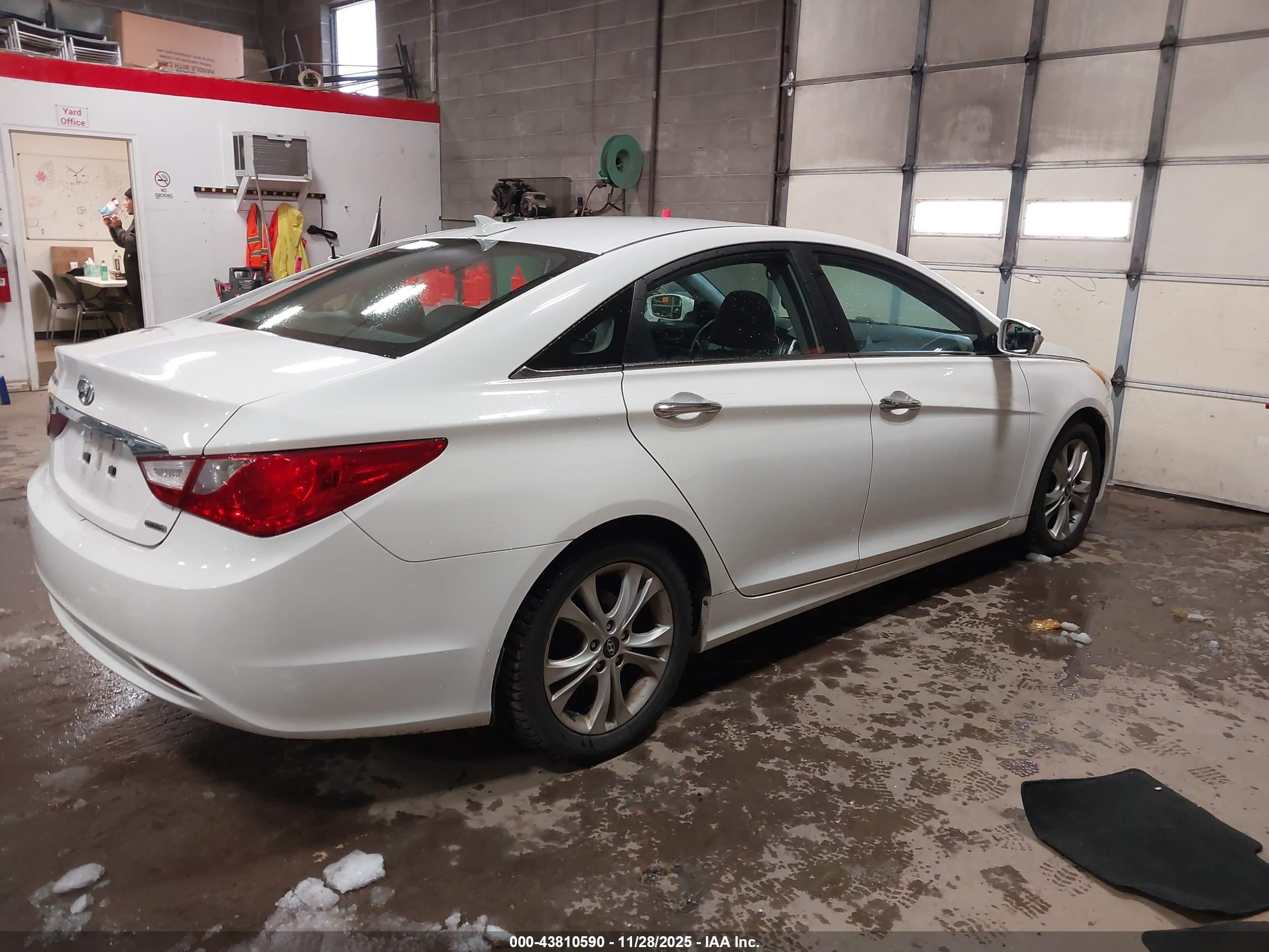 HYUNDAI SONATA image 4