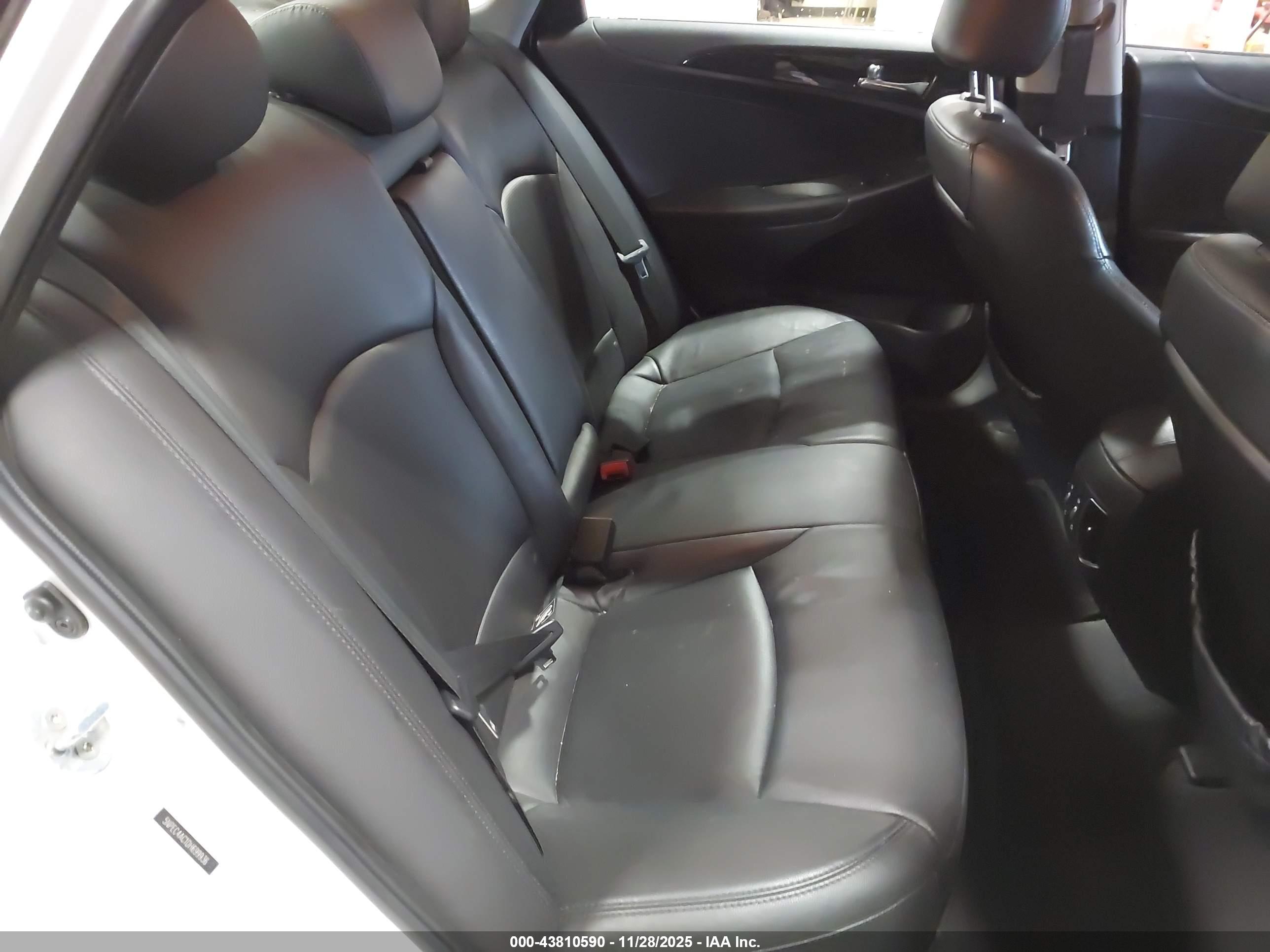 HYUNDAI SONATA image 8