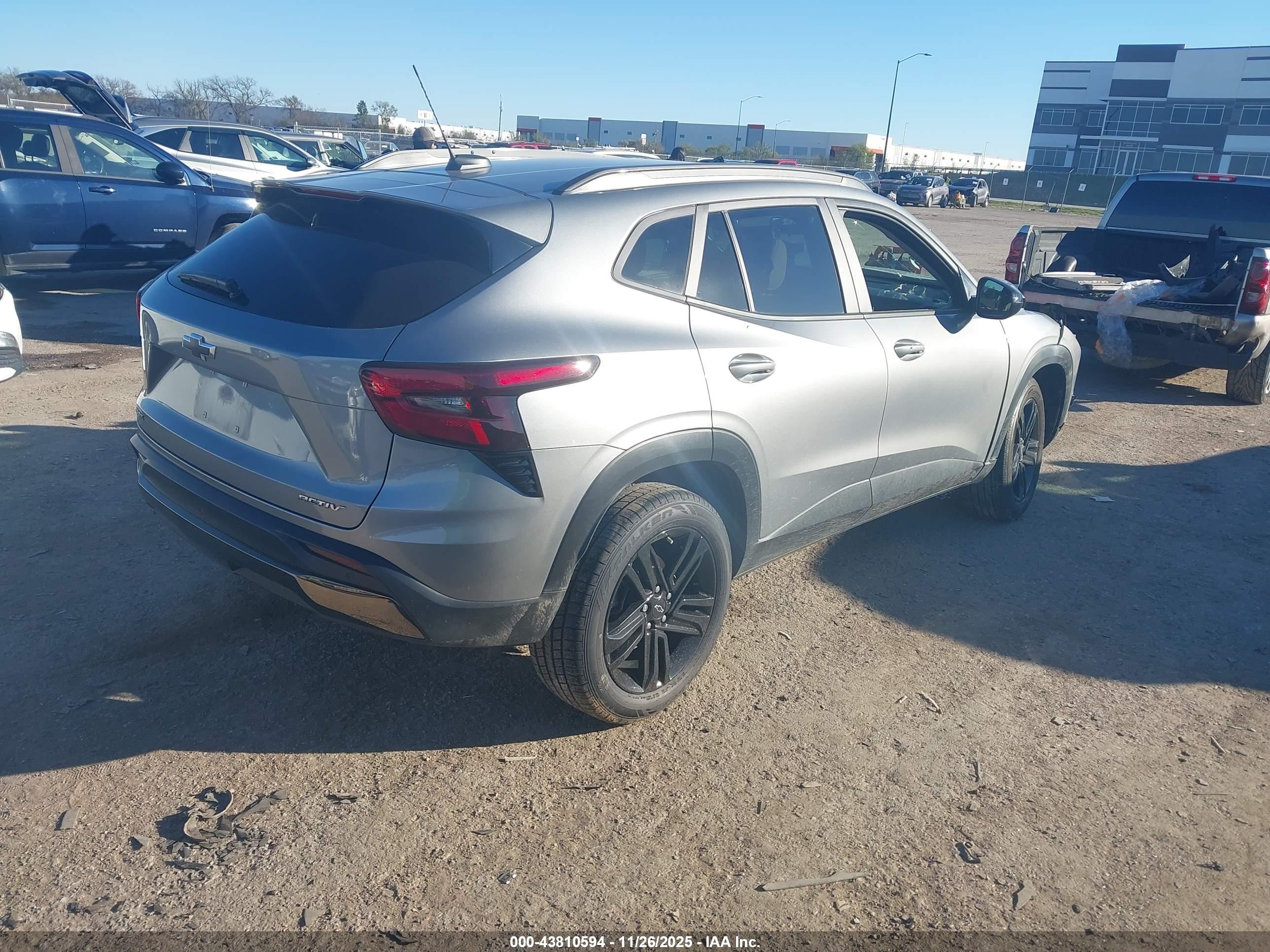 CHEVROLET TRAX image 4