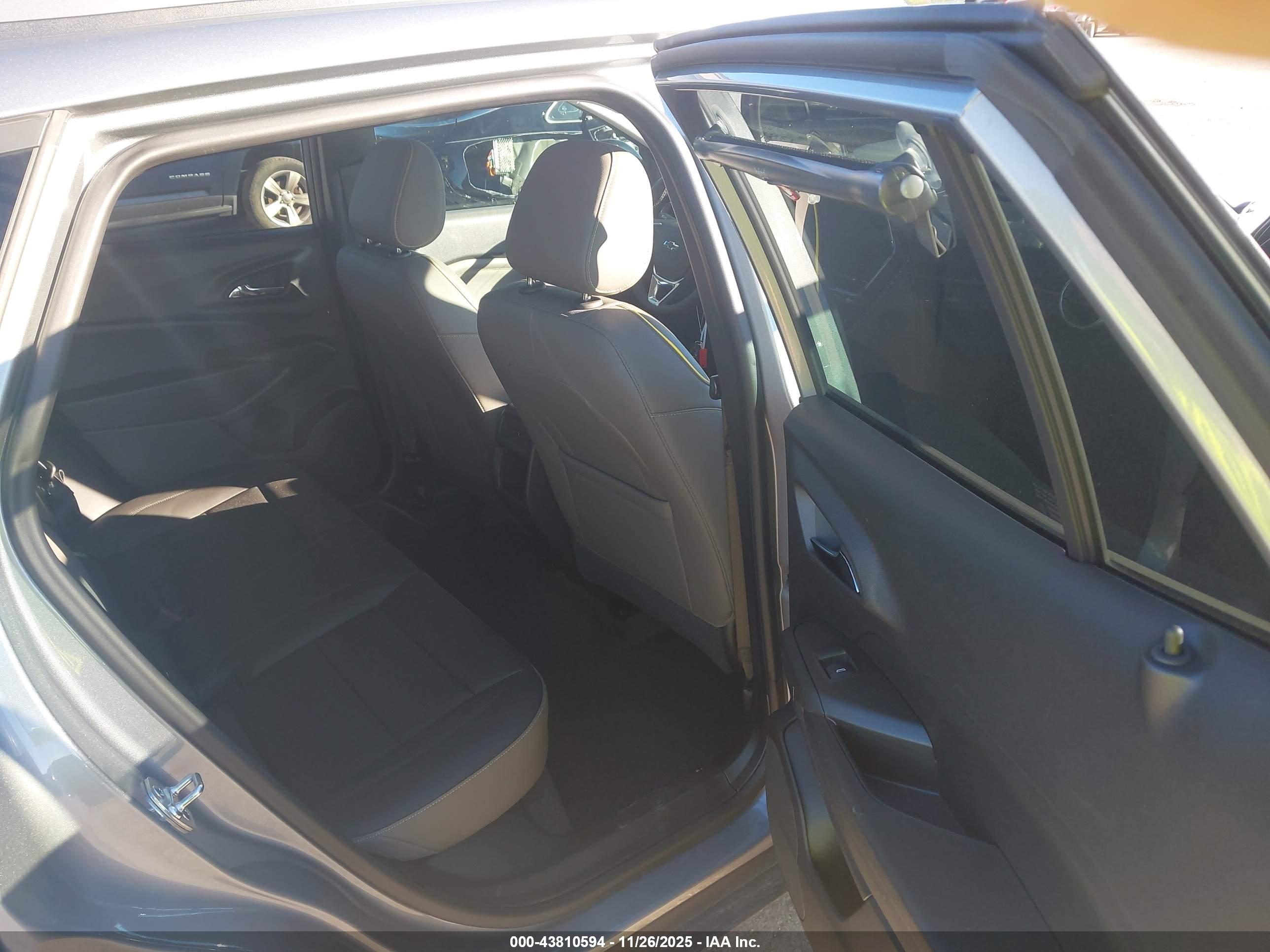 CHEVROLET TRAX image 8