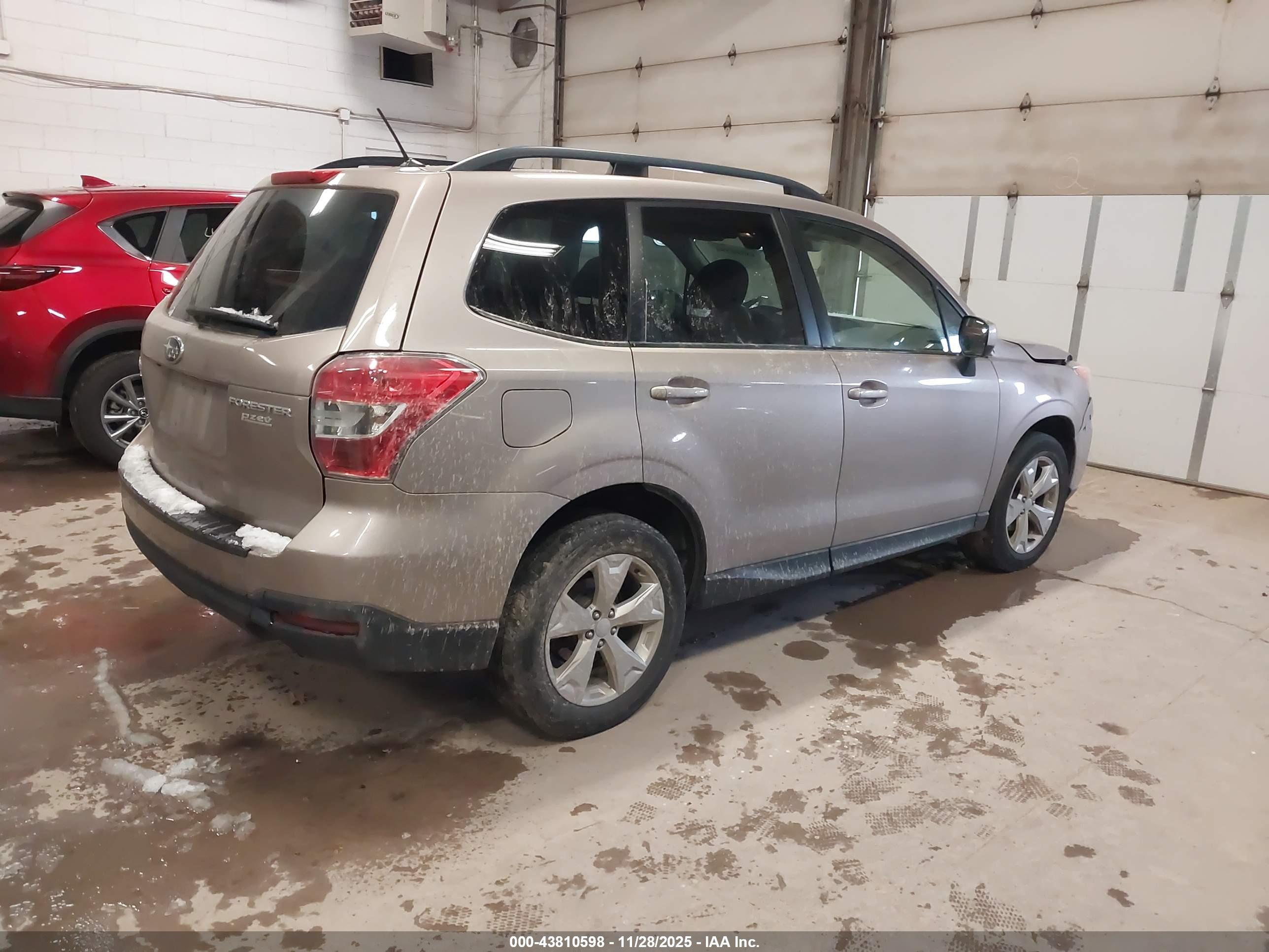 SUBARU FORESTER image 4