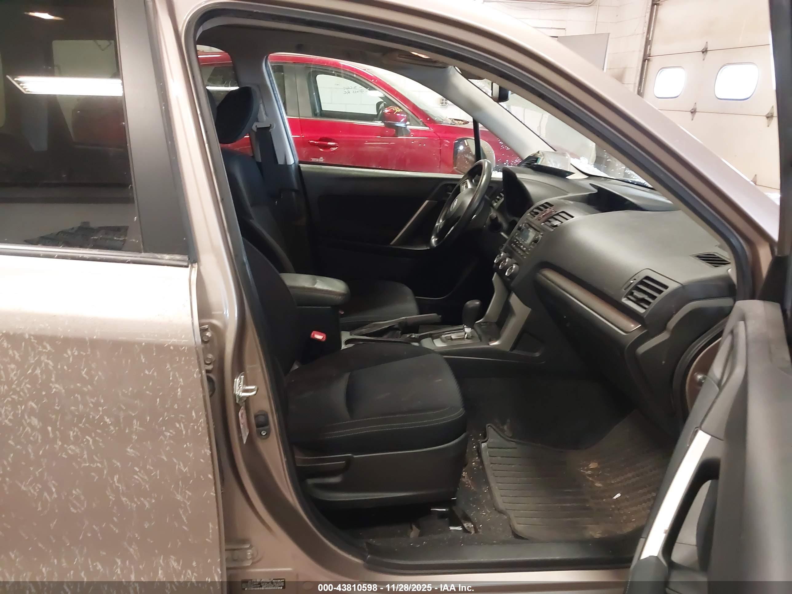SUBARU FORESTER image 5