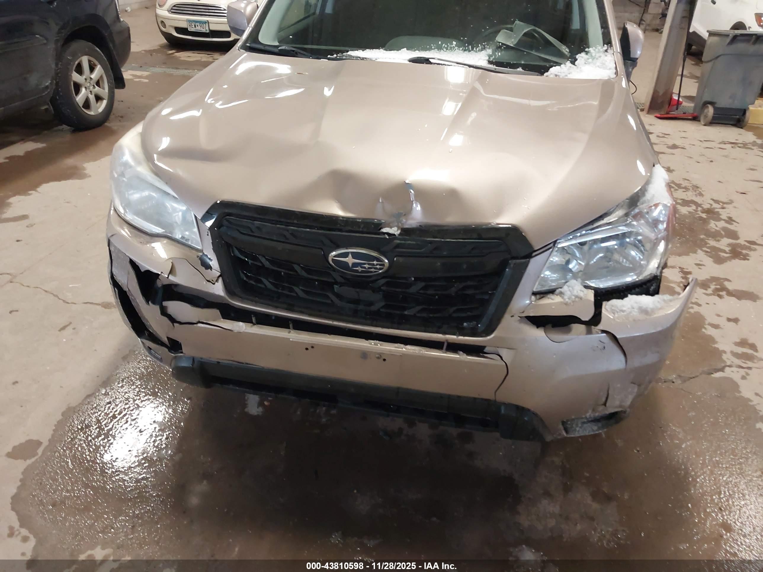 SUBARU FORESTER image 6