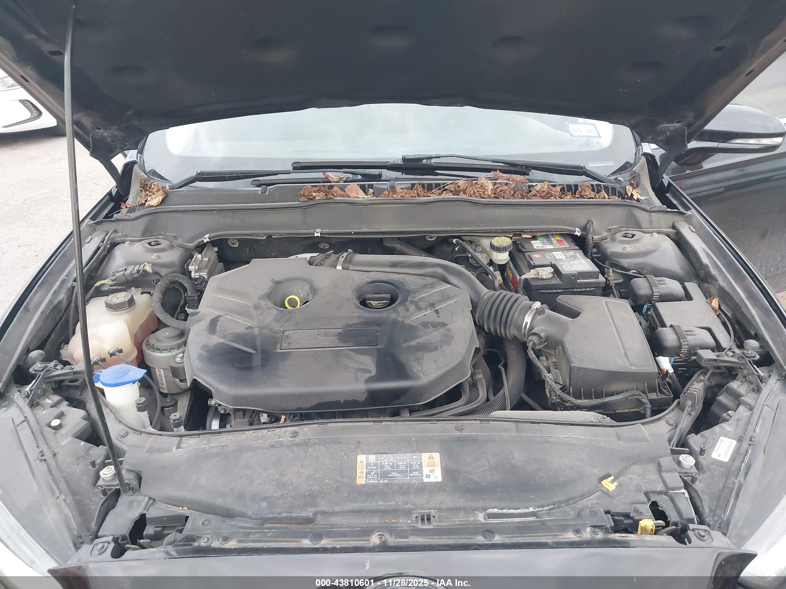 FORD FUSION image 10