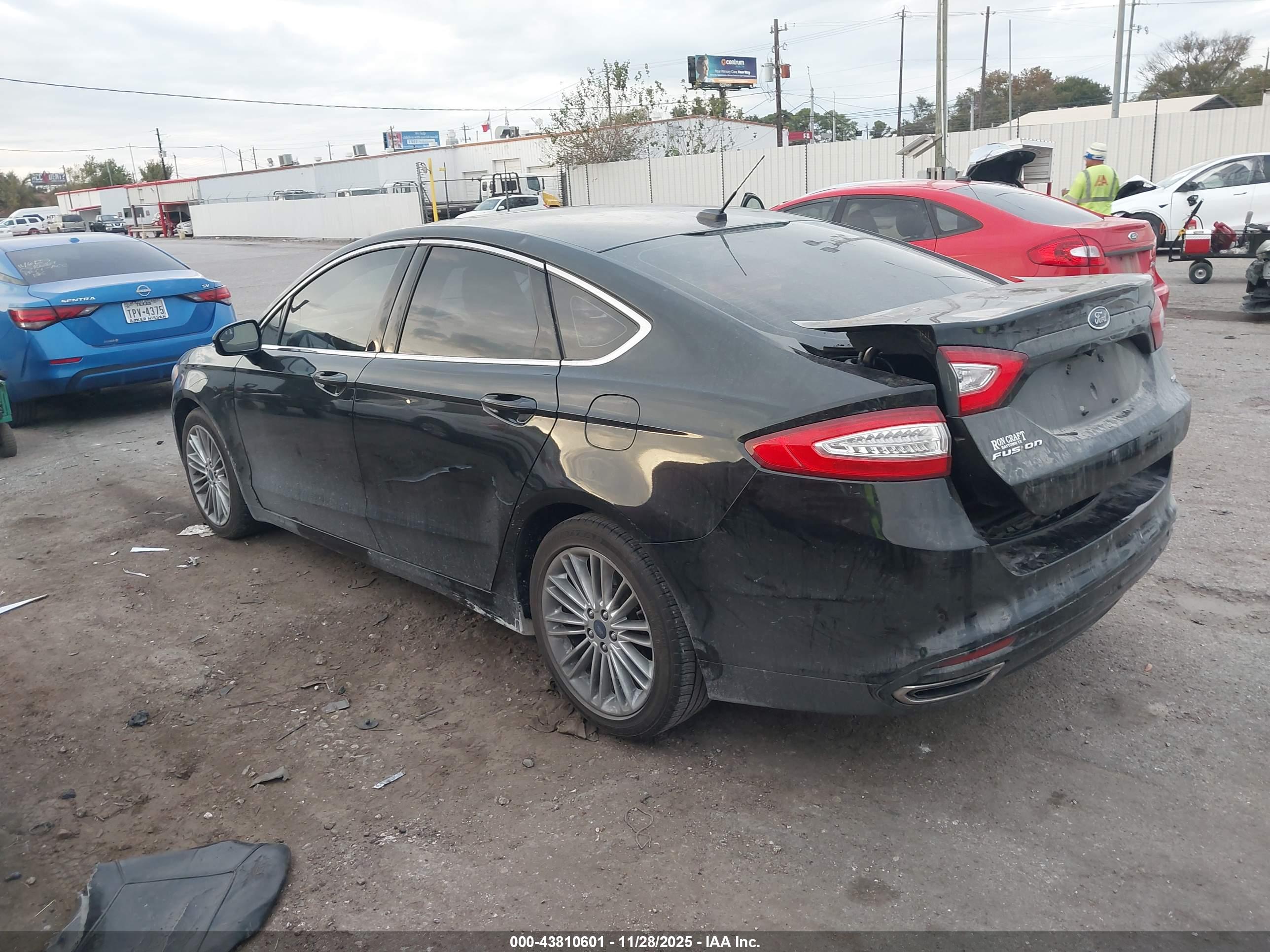 FORD FUSION image 3