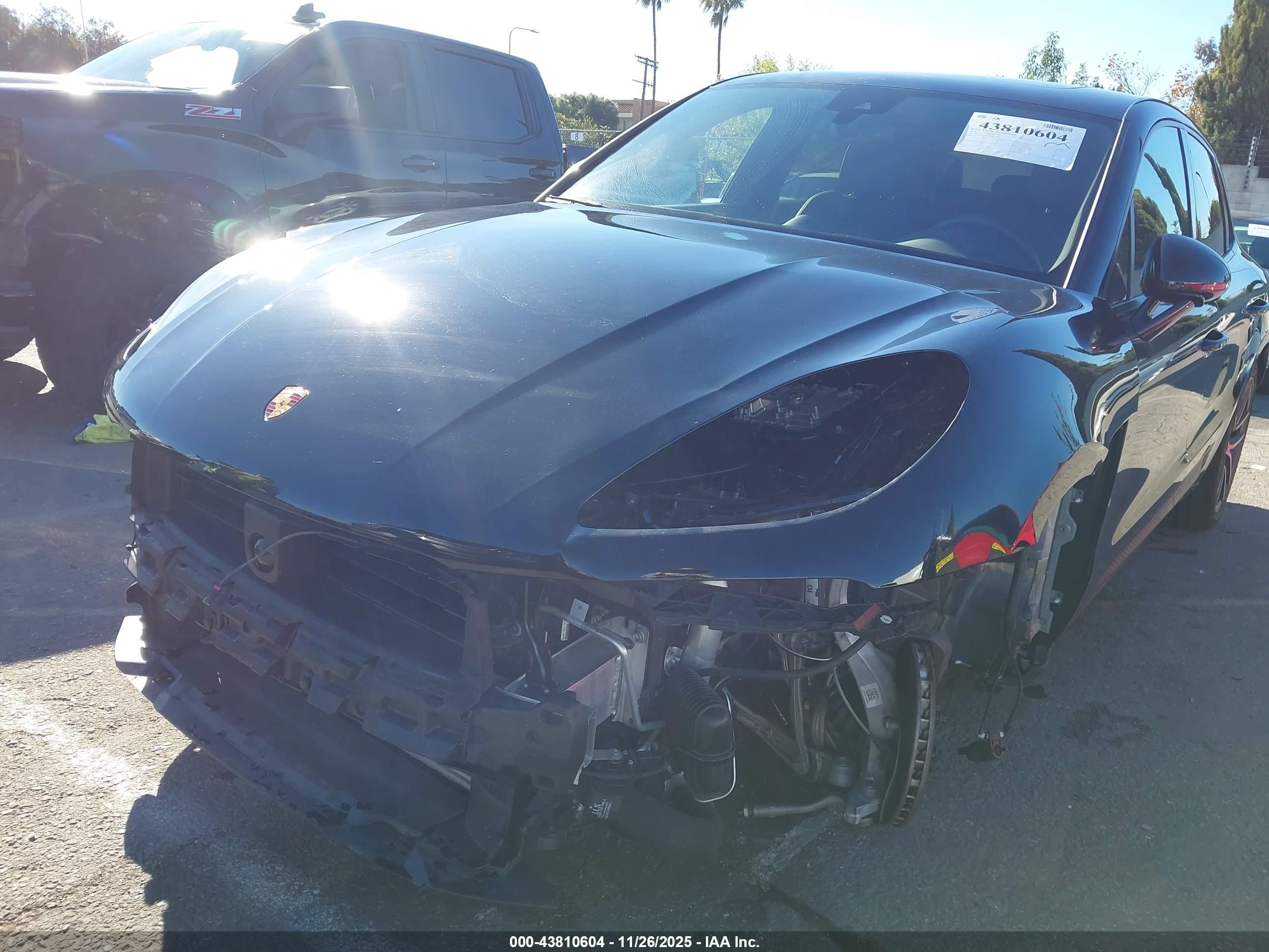 PORSCHE MACAN image 6