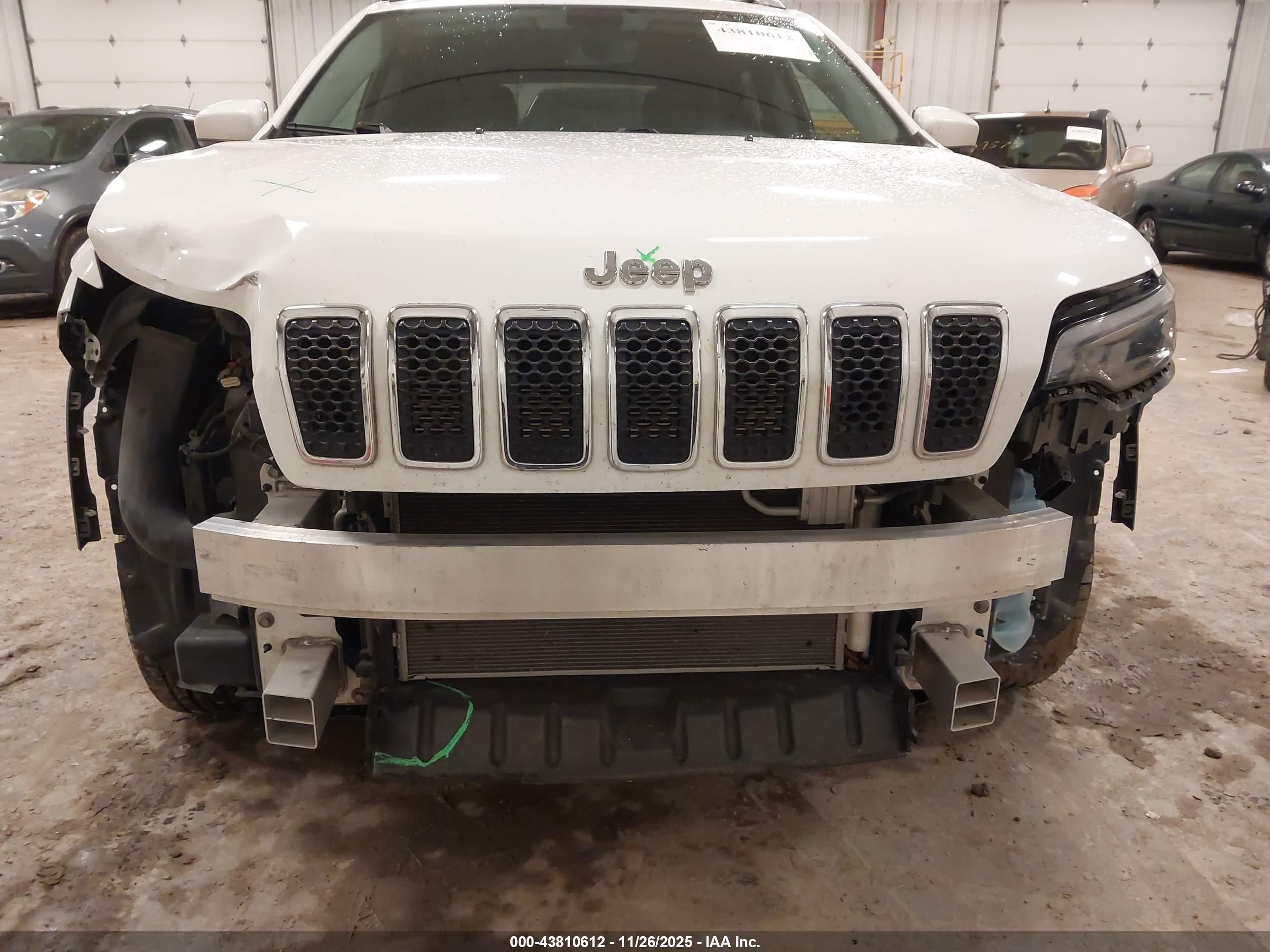 JEEP CHEROKEE image 6