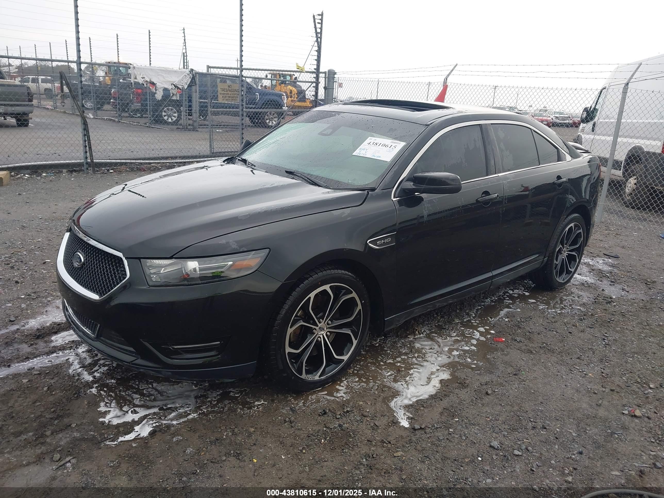 FORD TAURUS image 2