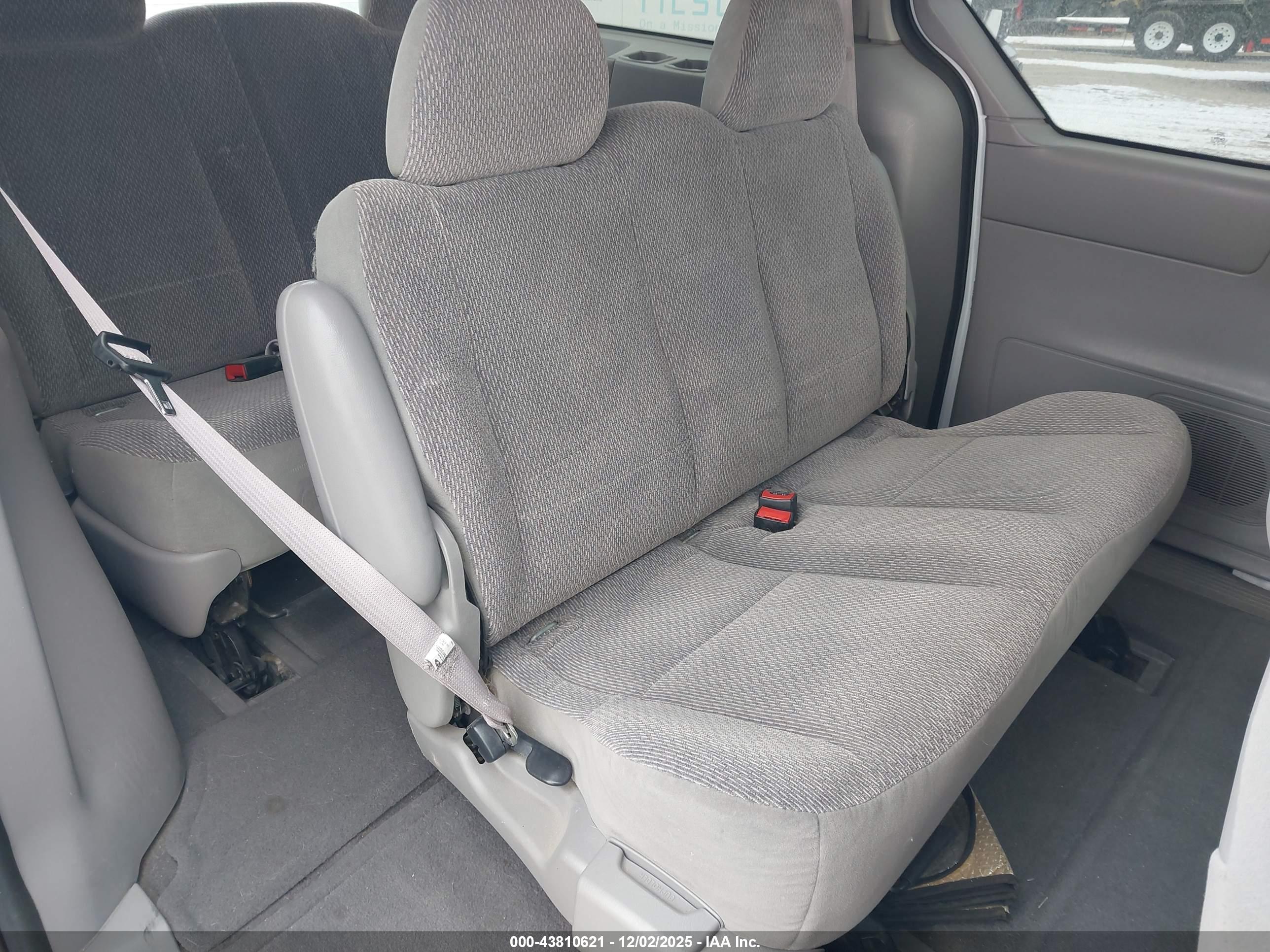 FORD WINDSTAR image 8