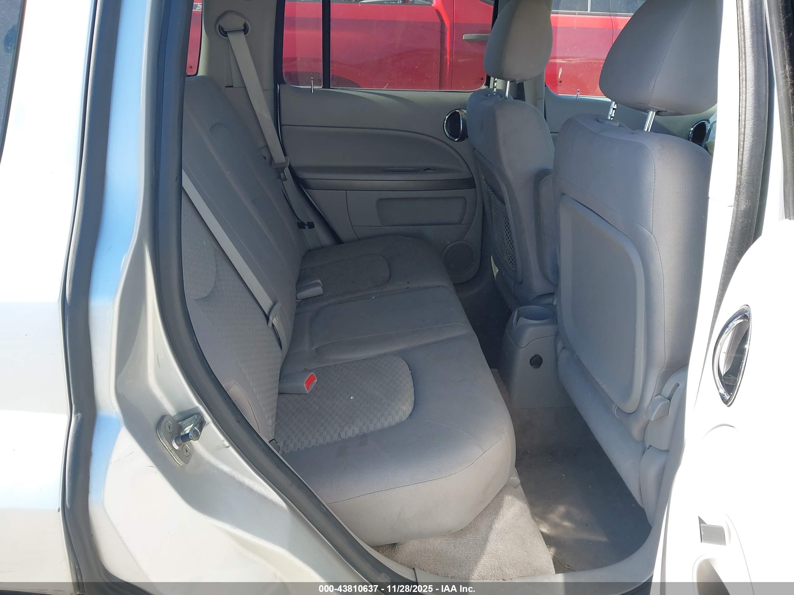 CHEVROLET HHR image 8