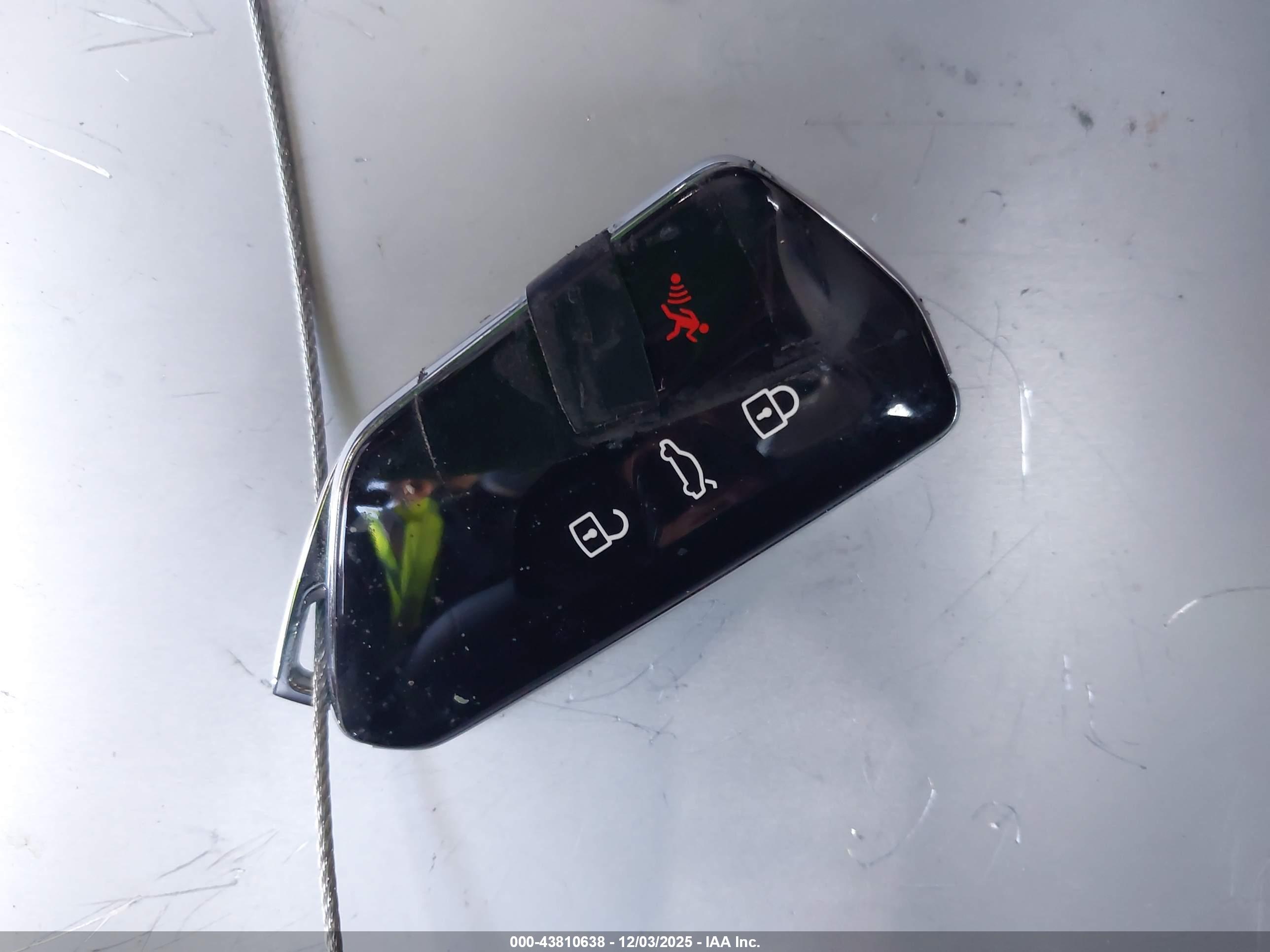 VOLKSWAGEN ID.4 image 11
