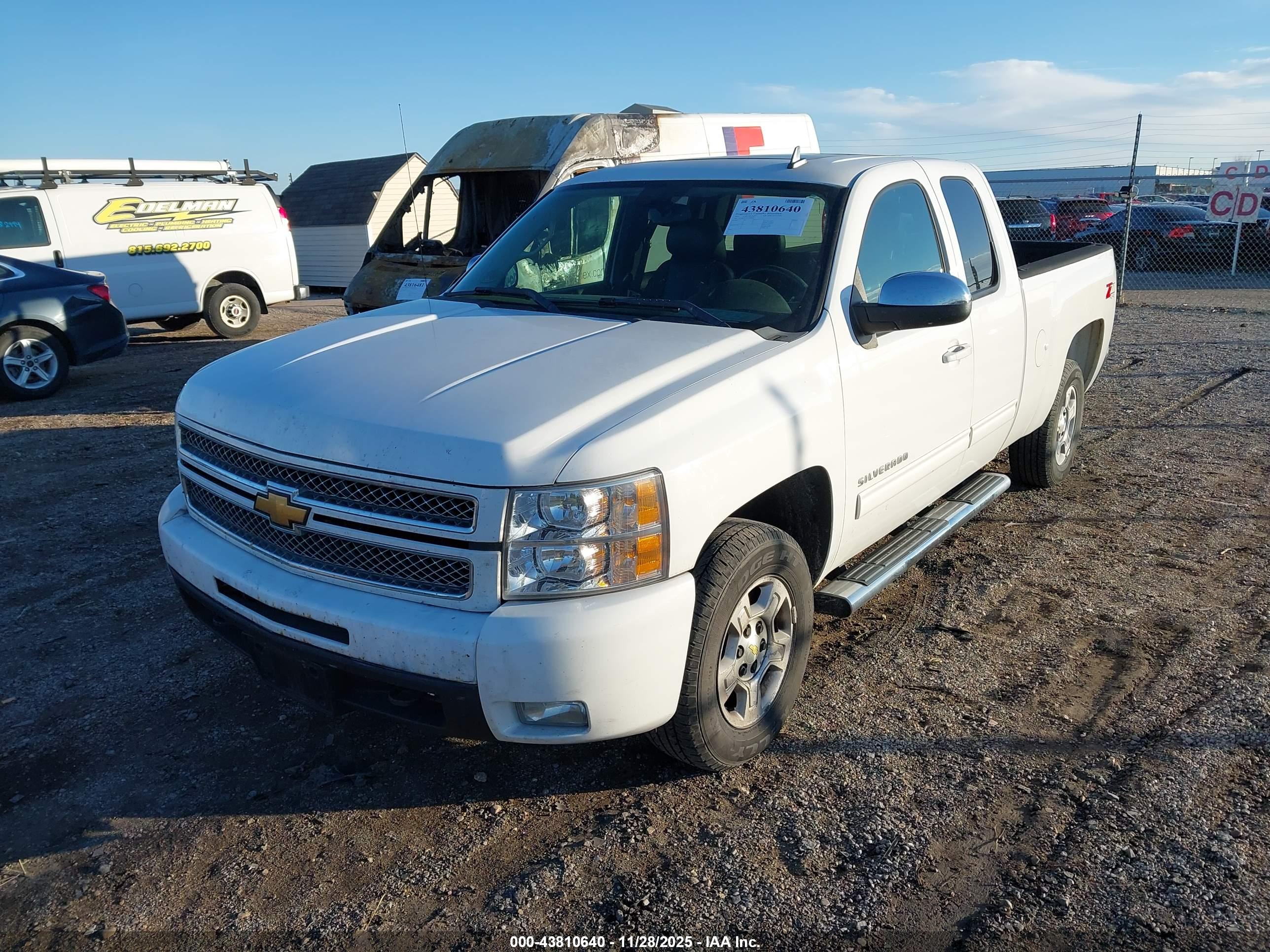 CHEVROLET SILVERADO image 2
