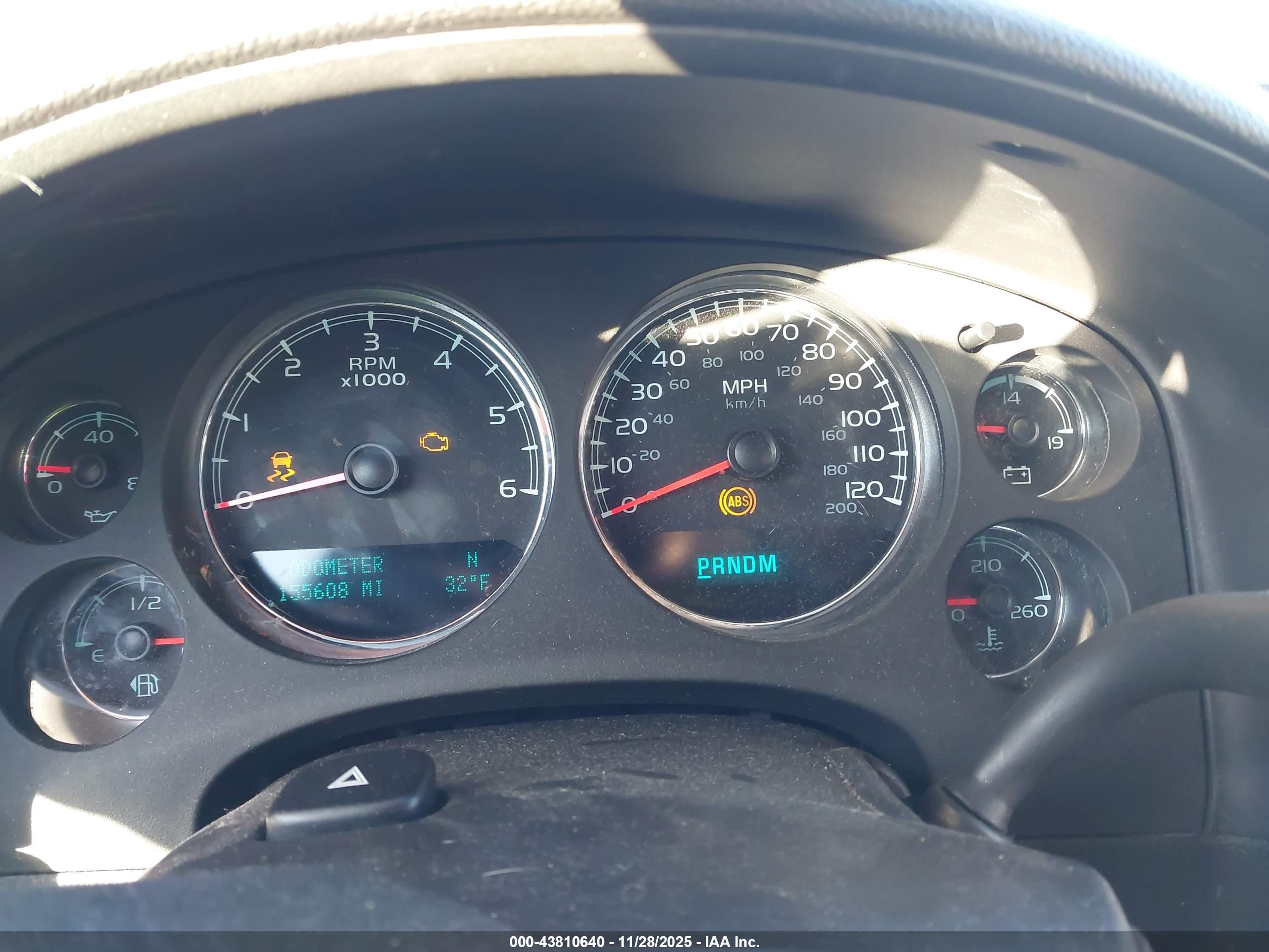 CHEVROLET SILVERADO image 7