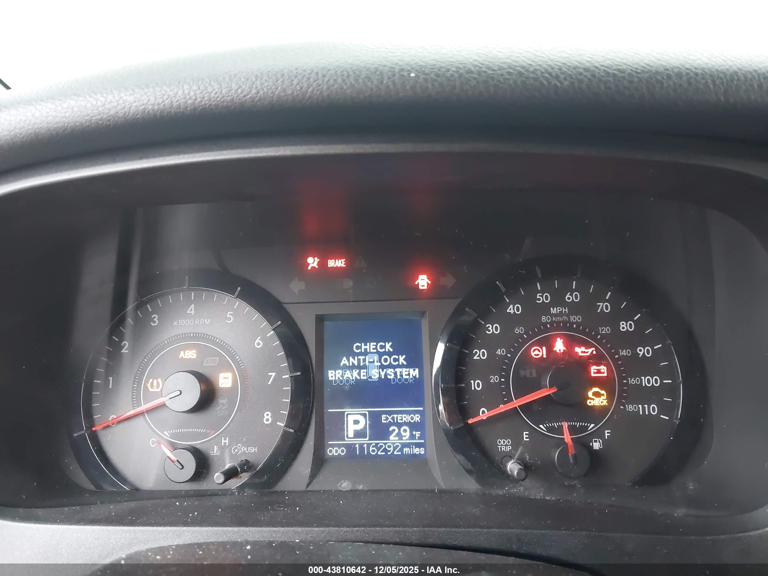 TOYOTA SIENNA image 7