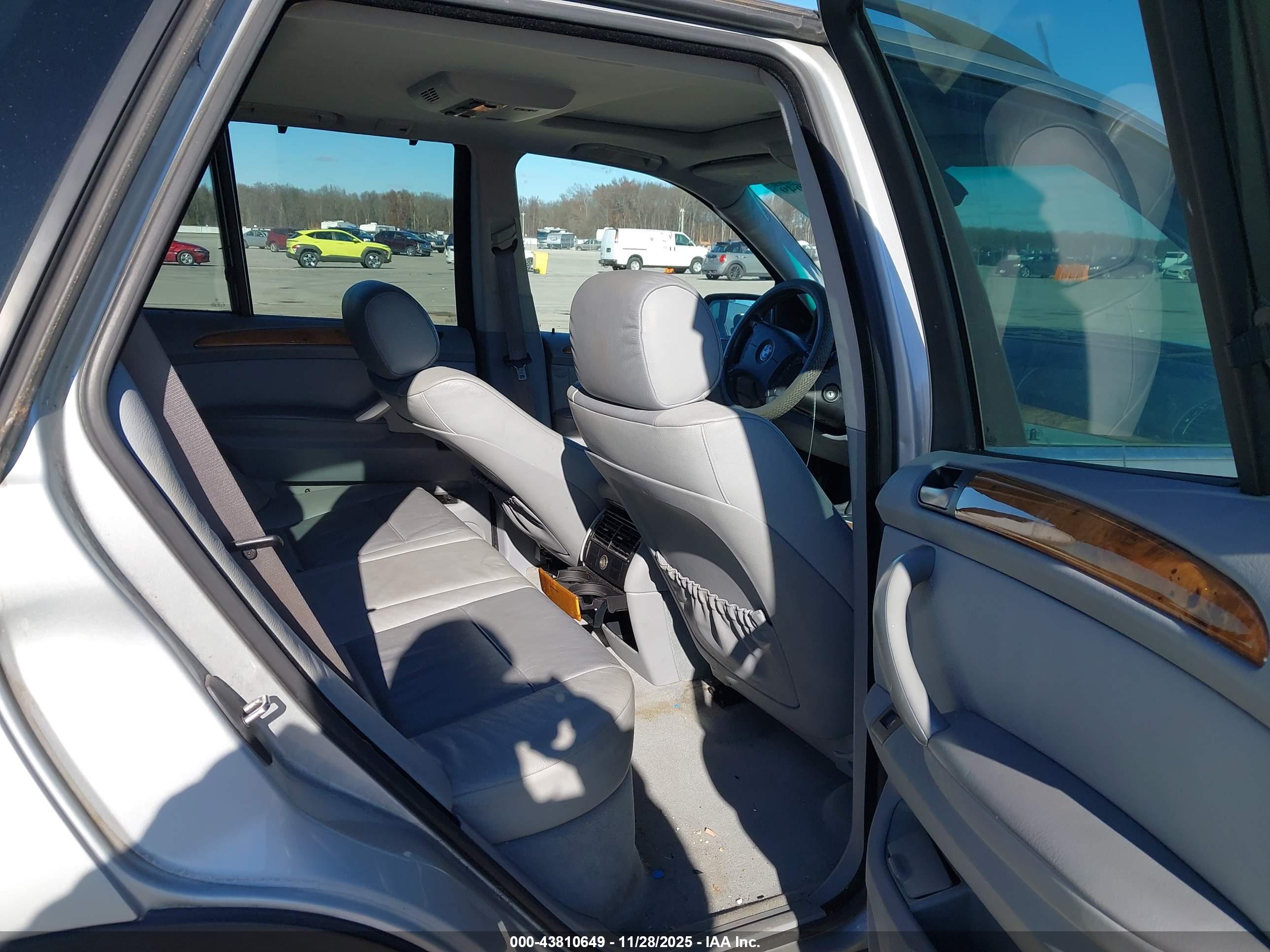 BMW X5 image 8