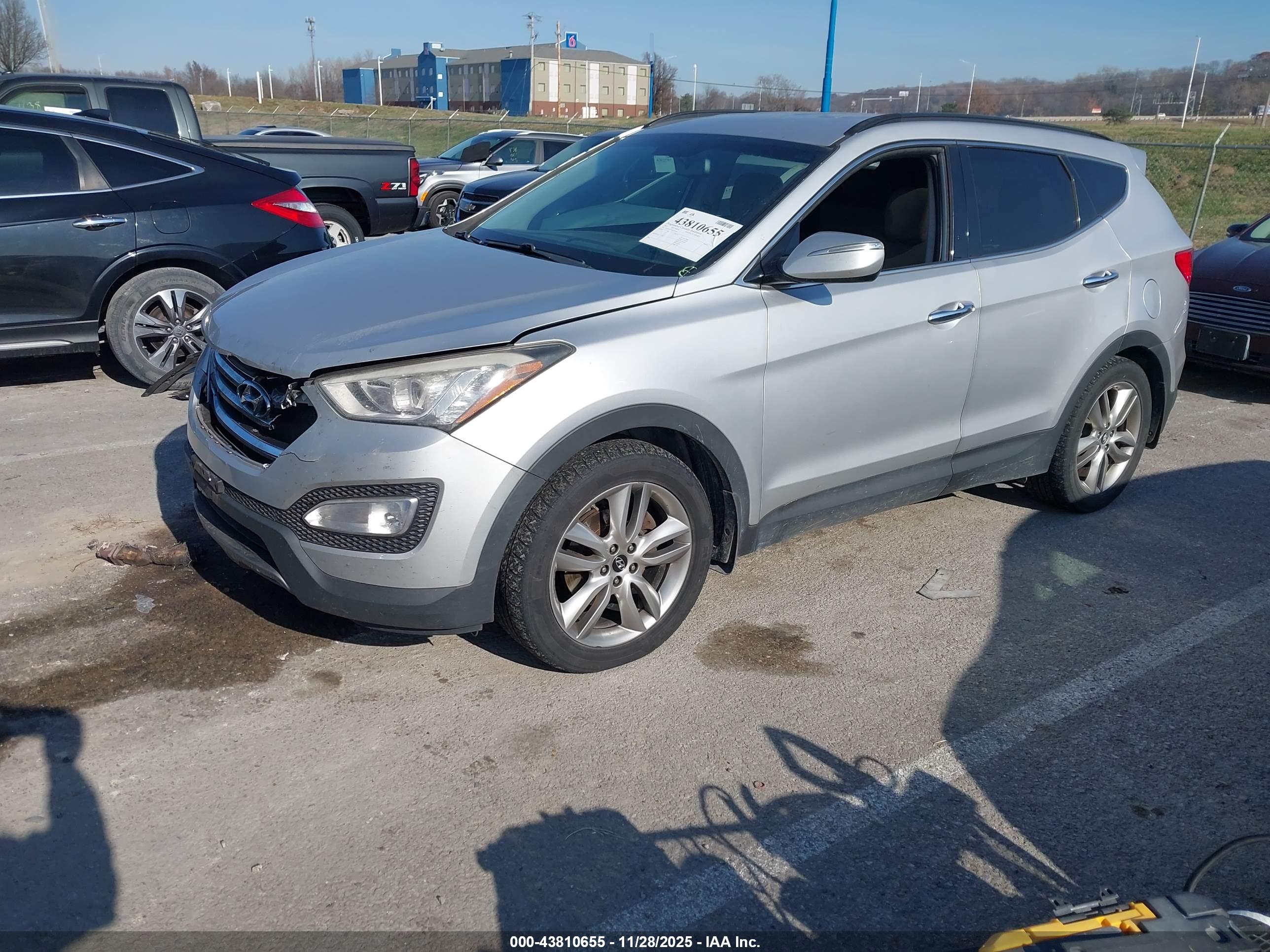 HYUNDAI SANTA image 2