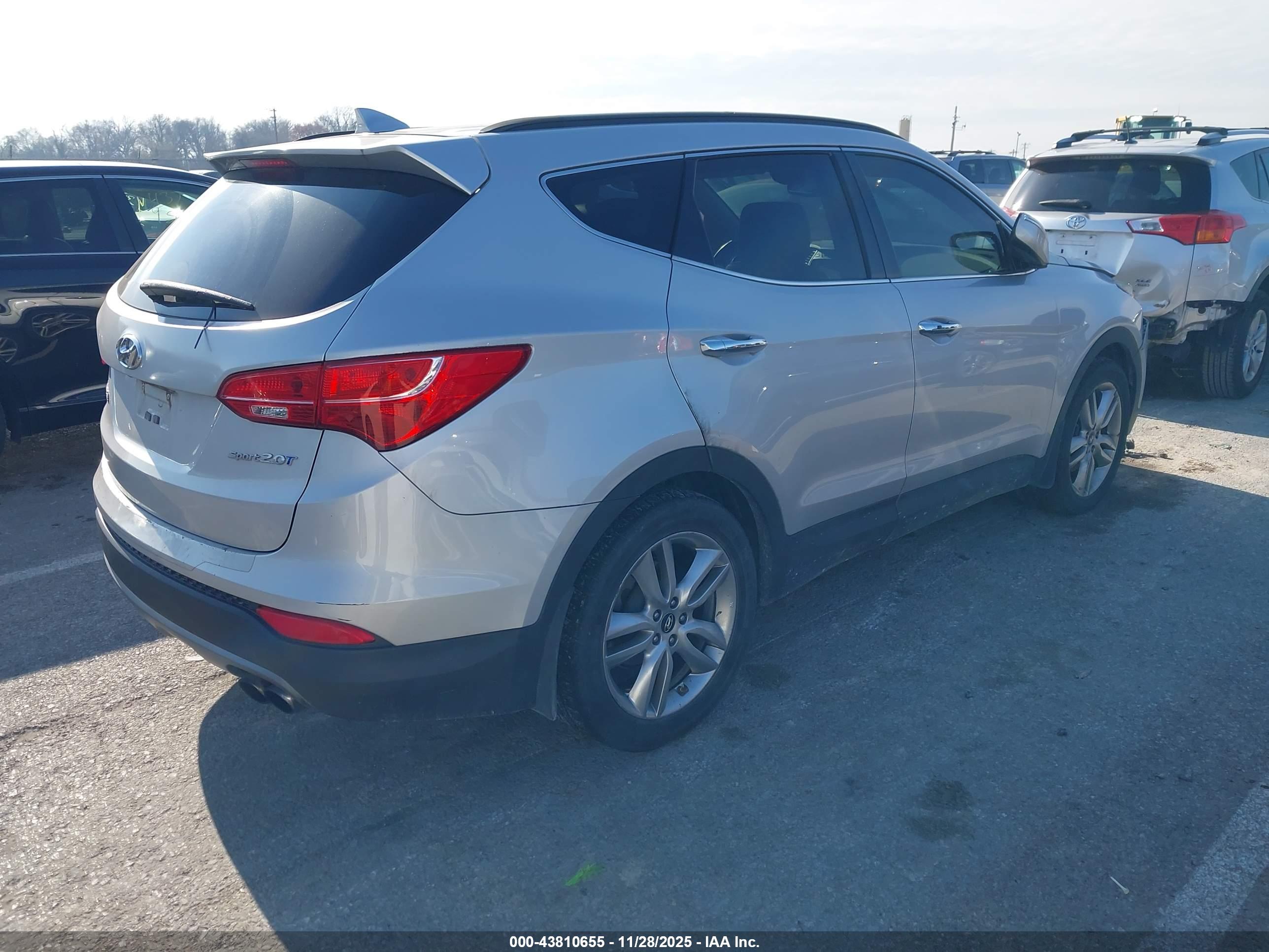 HYUNDAI SANTA image 4
