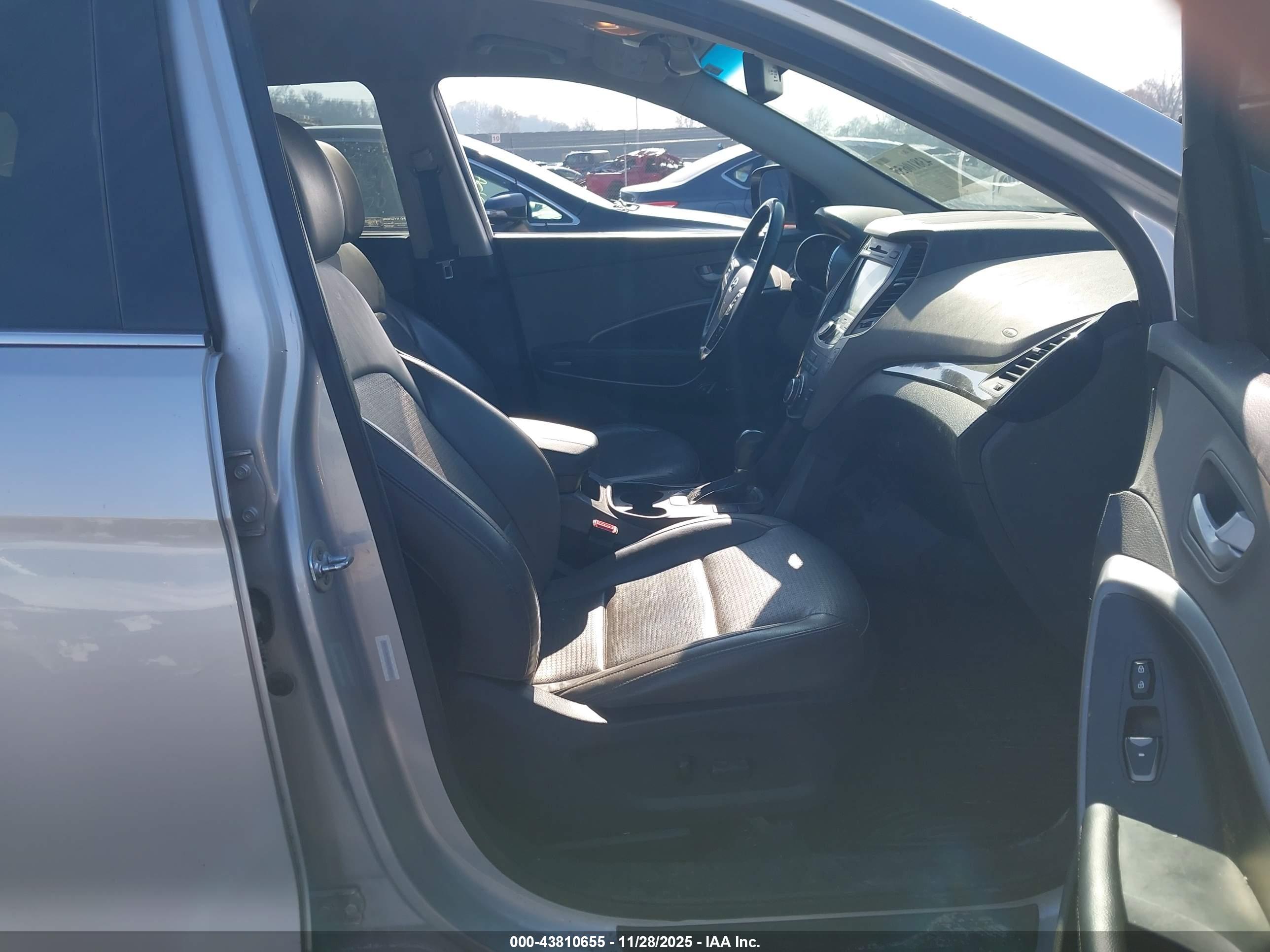 HYUNDAI SANTA image 5