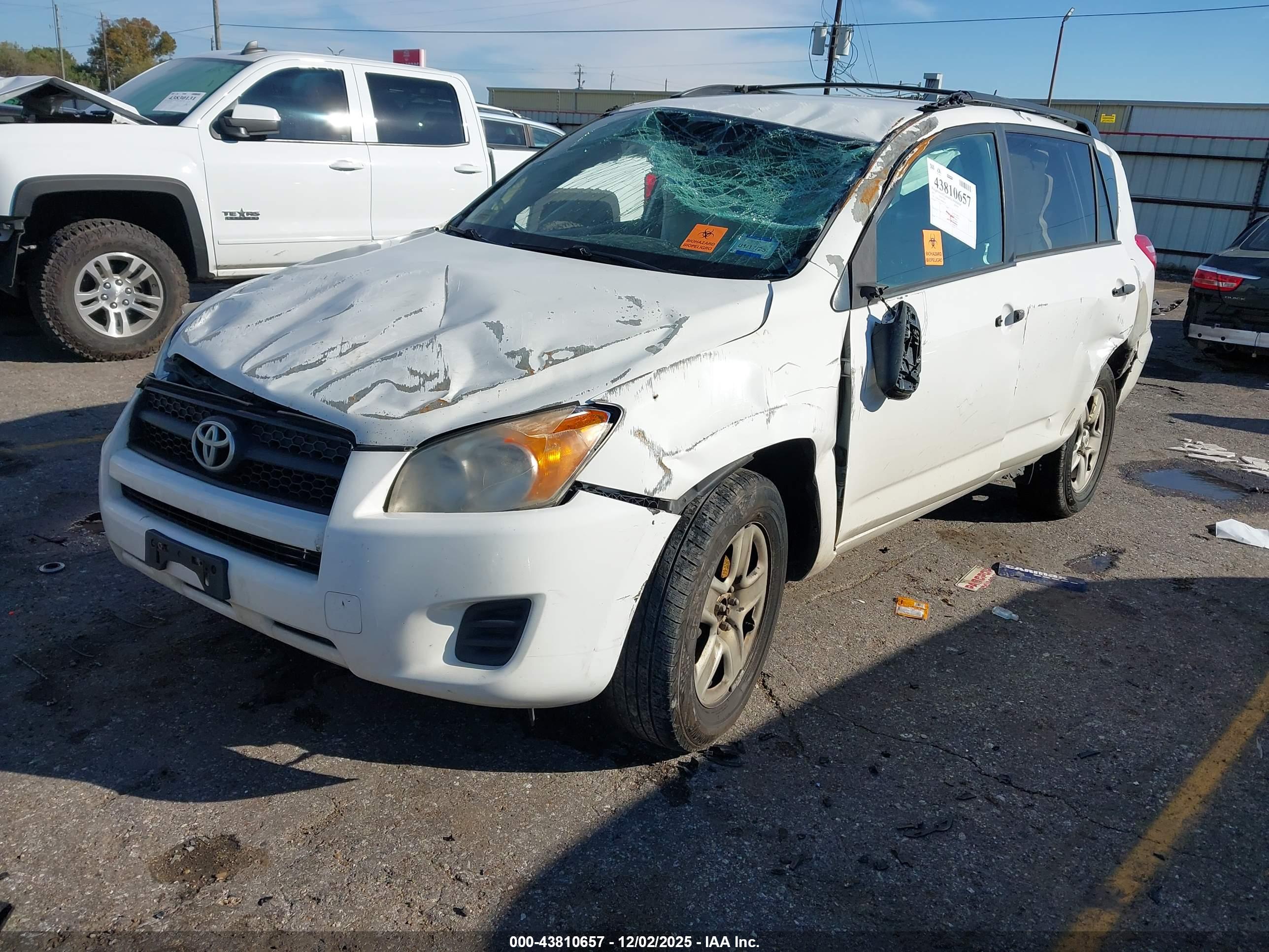 TOYOTA RAV4 image 2