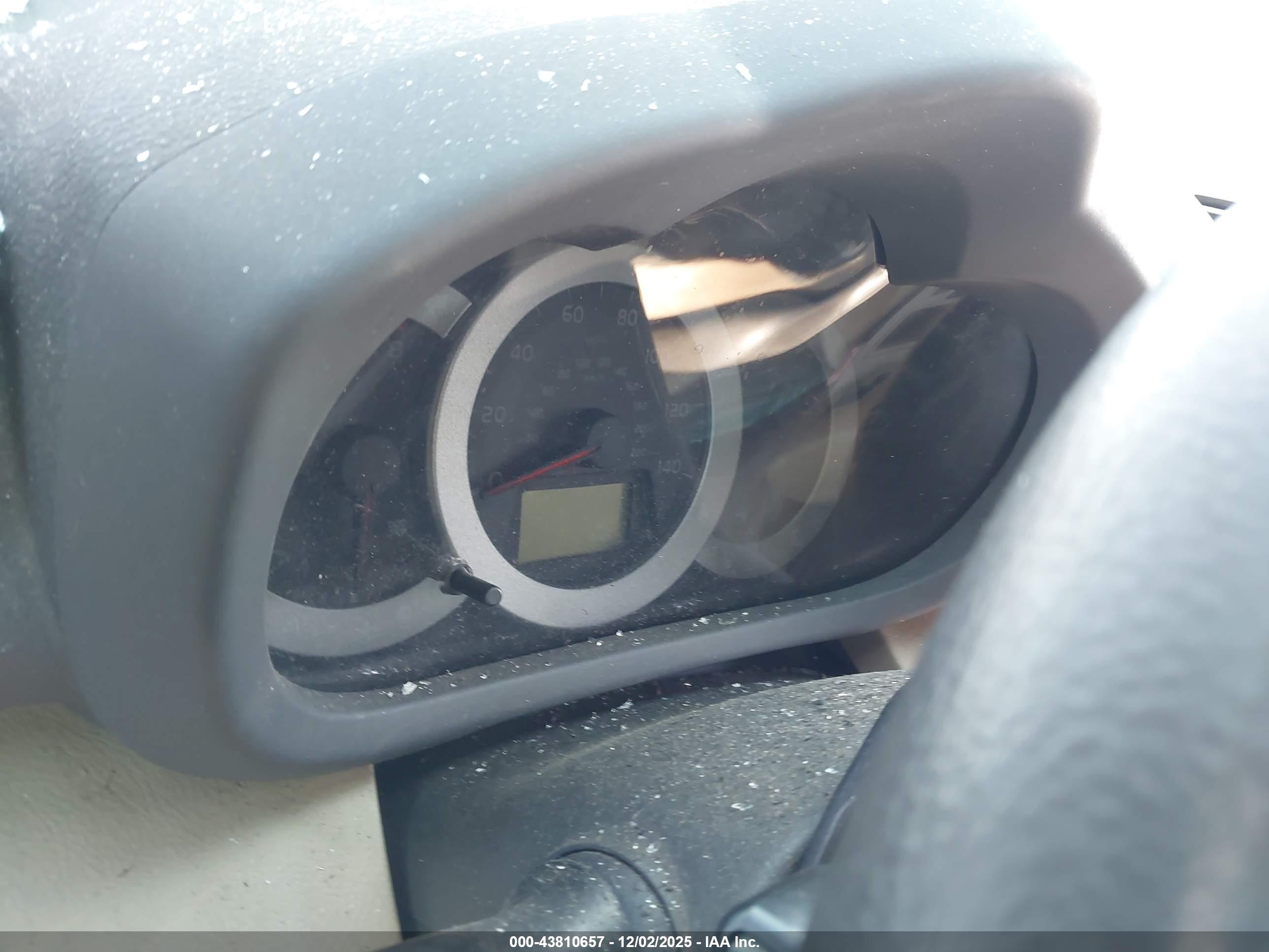 TOYOTA RAV4 image 7