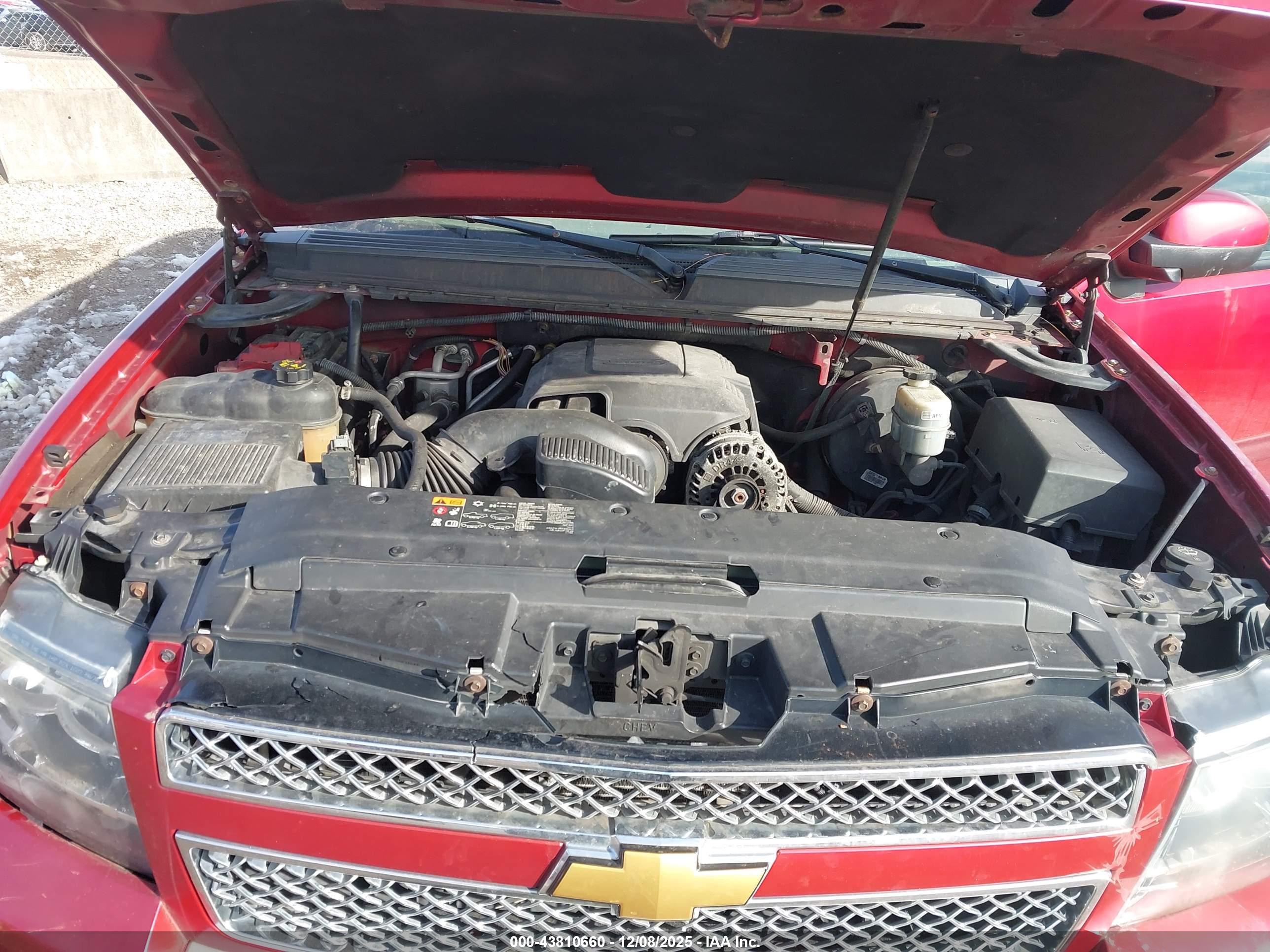 CHEVROLET SUBURBAN image 10