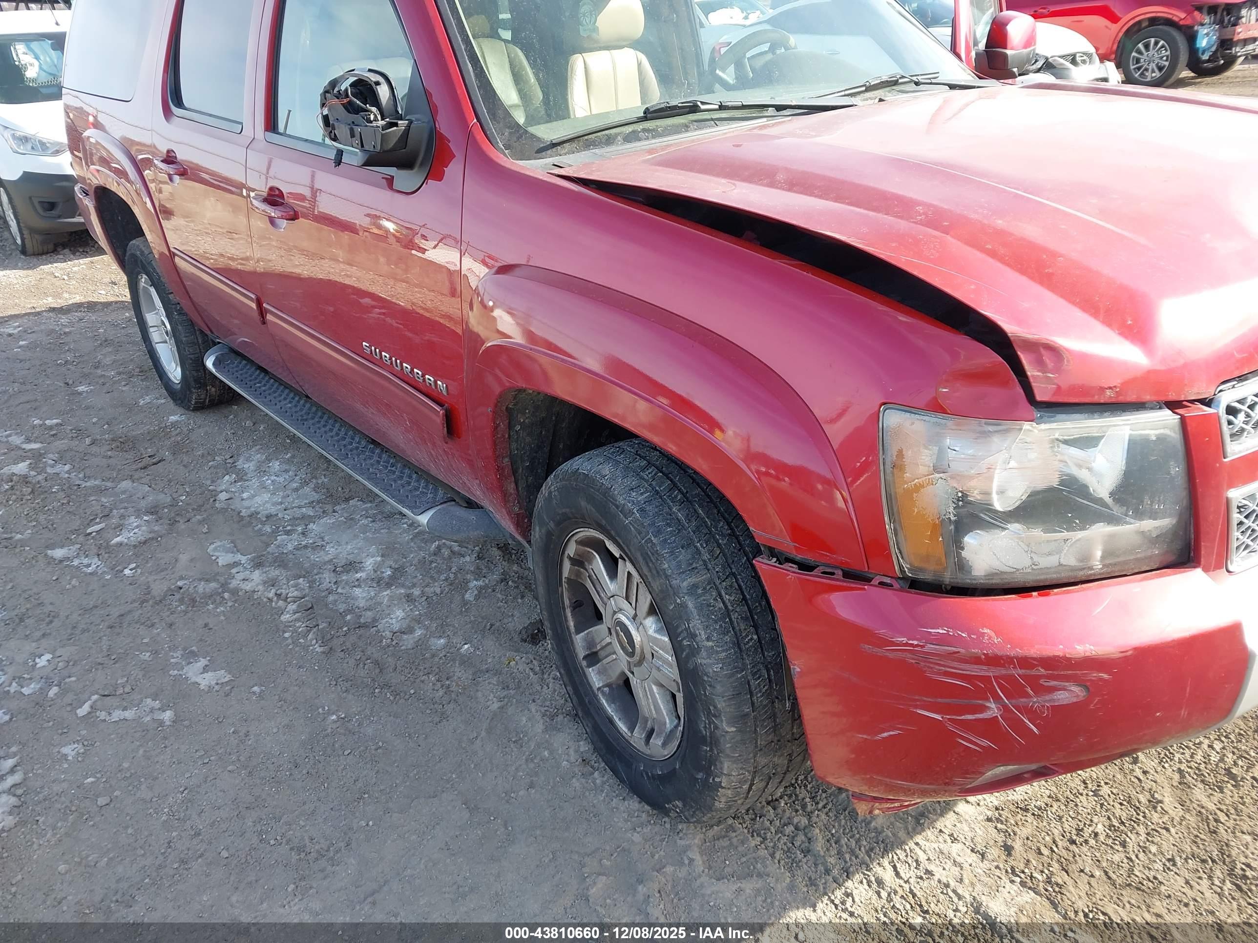 CHEVROLET SUBURBAN image 6