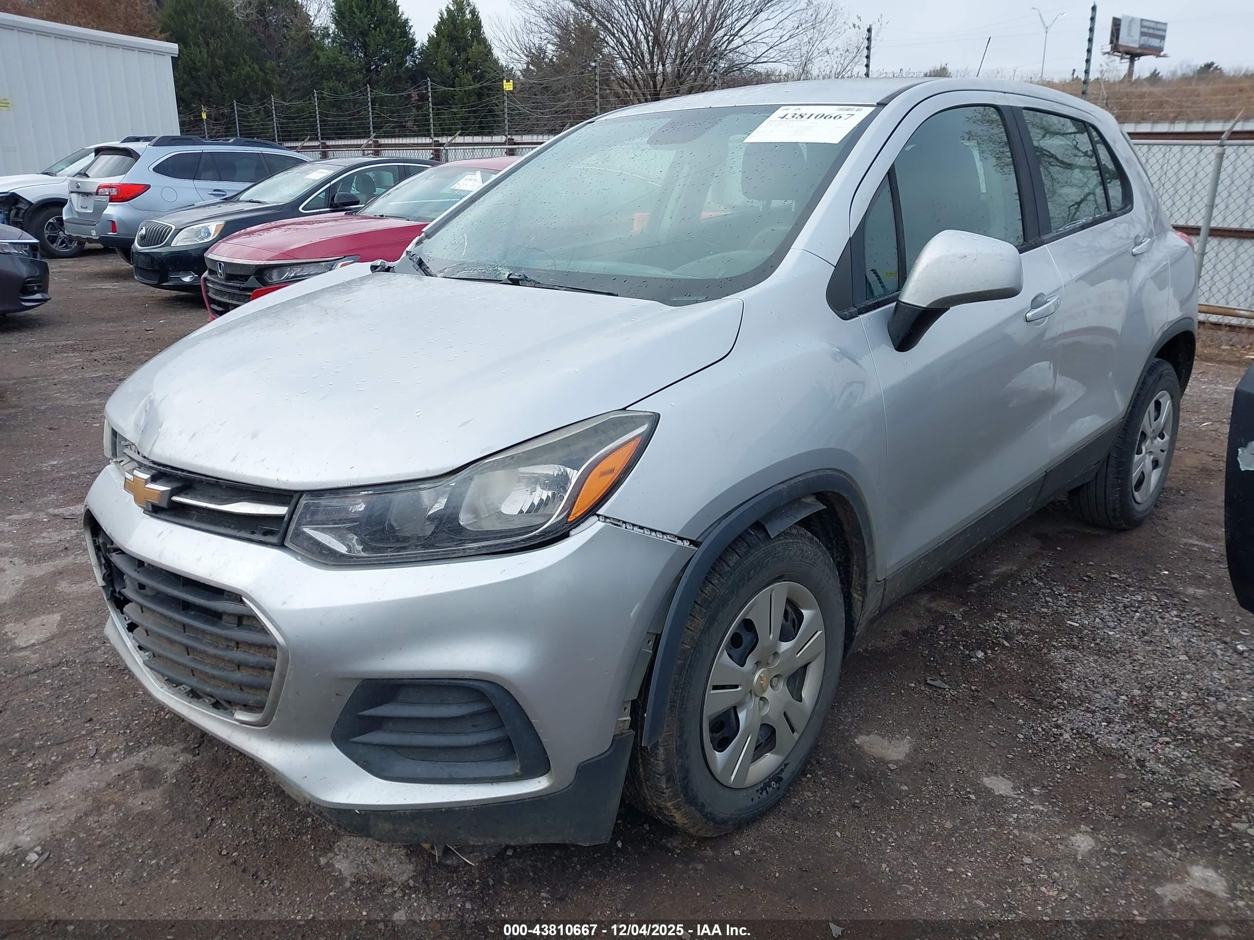 CHEVROLET TRAX image 2