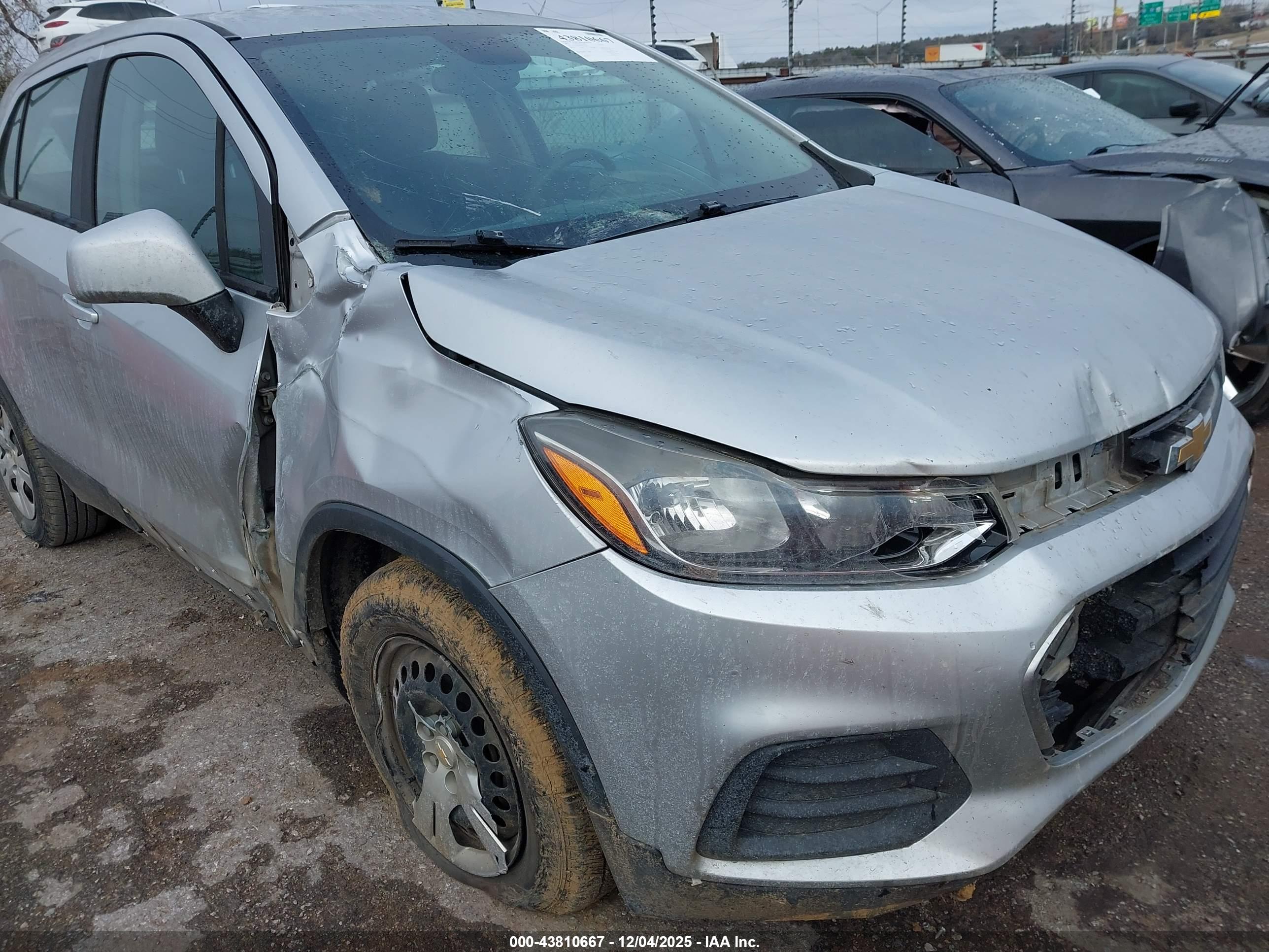 CHEVROLET TRAX image 6