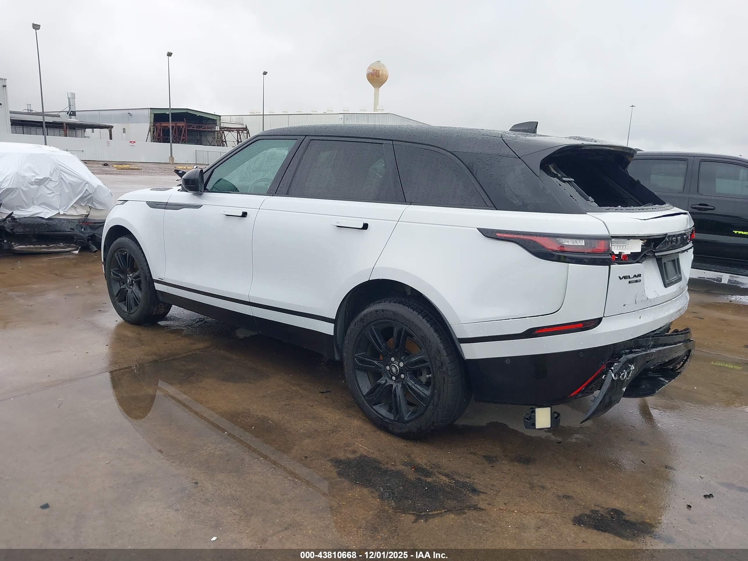 LAND ROVER image 3