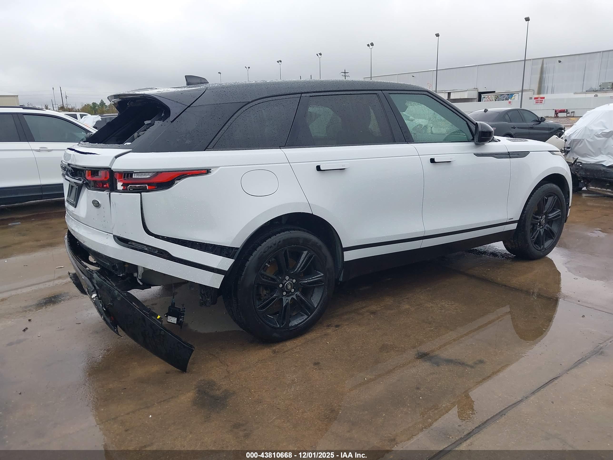 LAND ROVER image 4