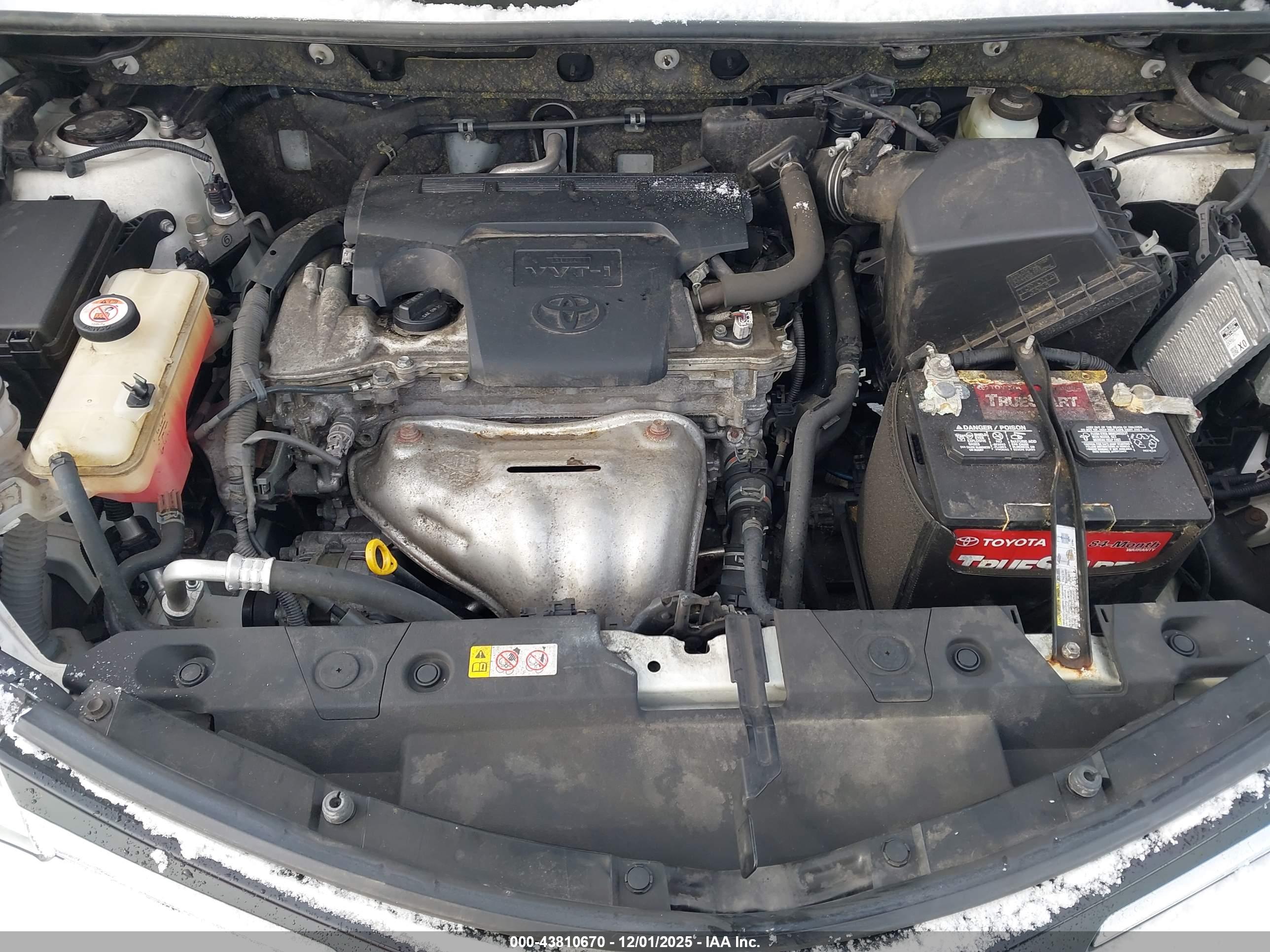 TOYOTA RAV4 image 10