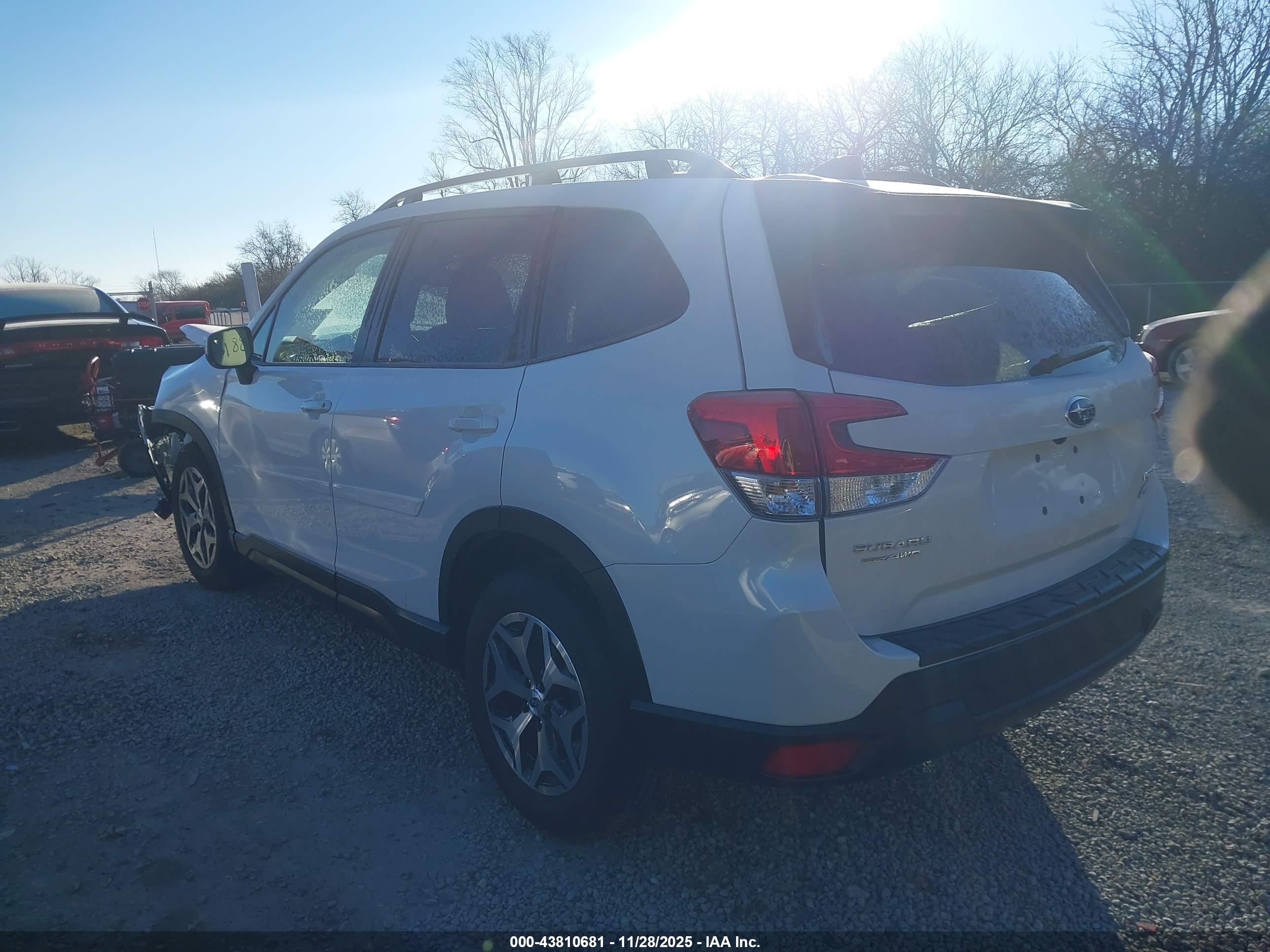 SUBARU FORESTER image 3