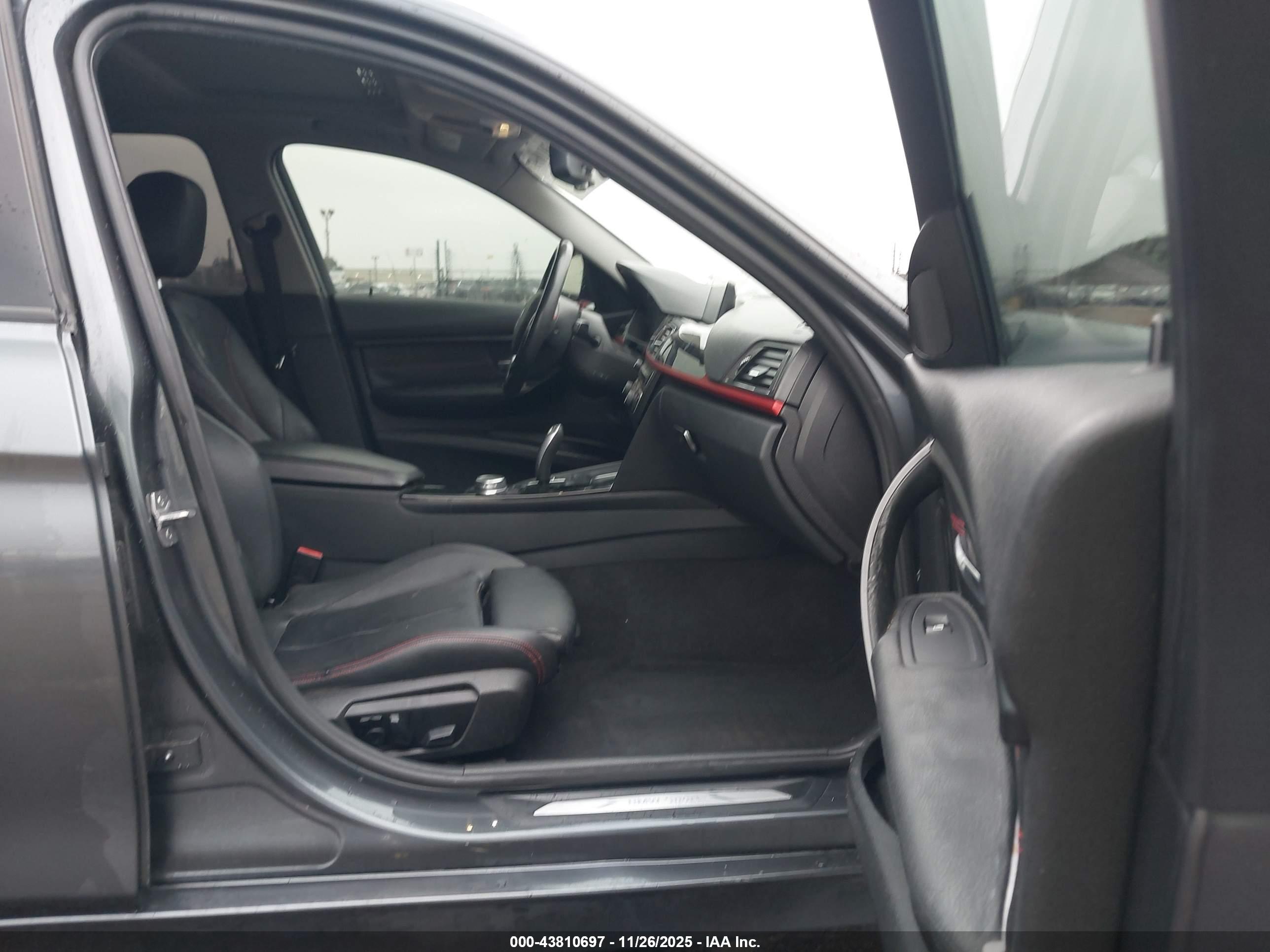 BMW 320I image 5